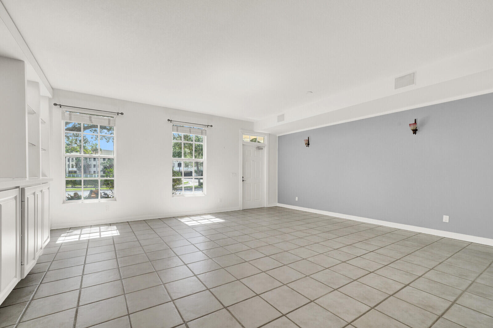 CHARLESTON COURT AT ABACOA - Residential Lease