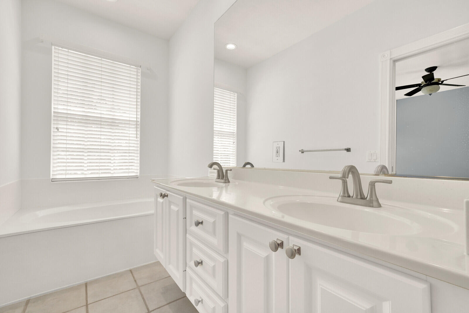 CHARLESTON COURT AT ABACOA - Residential Lease