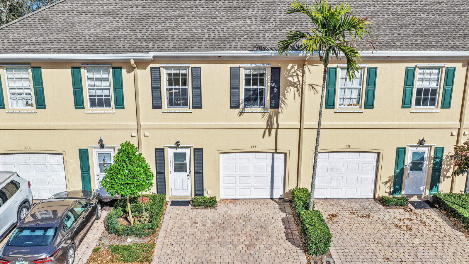 CHARLESTON COURT AT ABACOA - Residential Lease