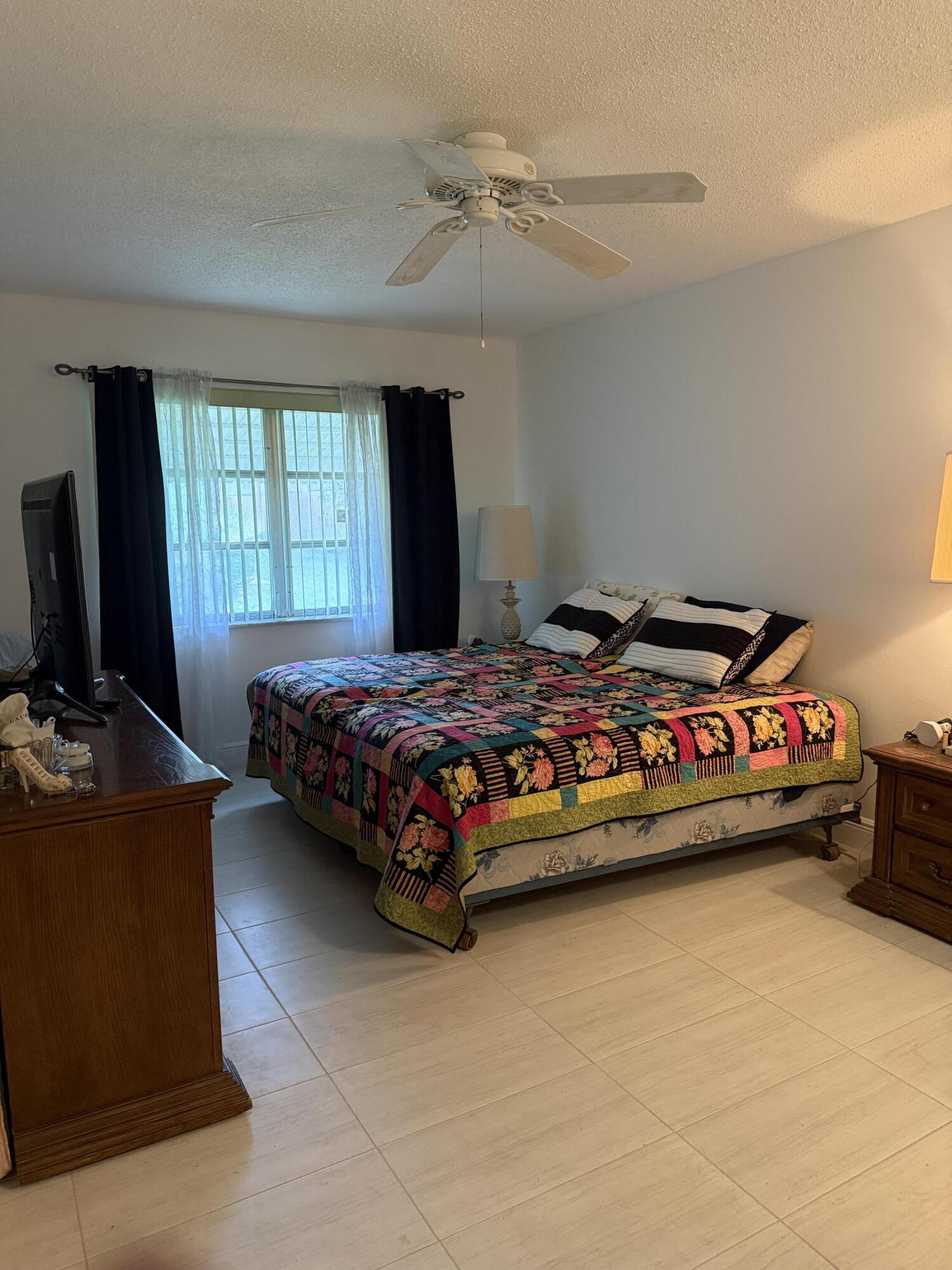 PINE POINT VILLAS COND A THRU I - Residential