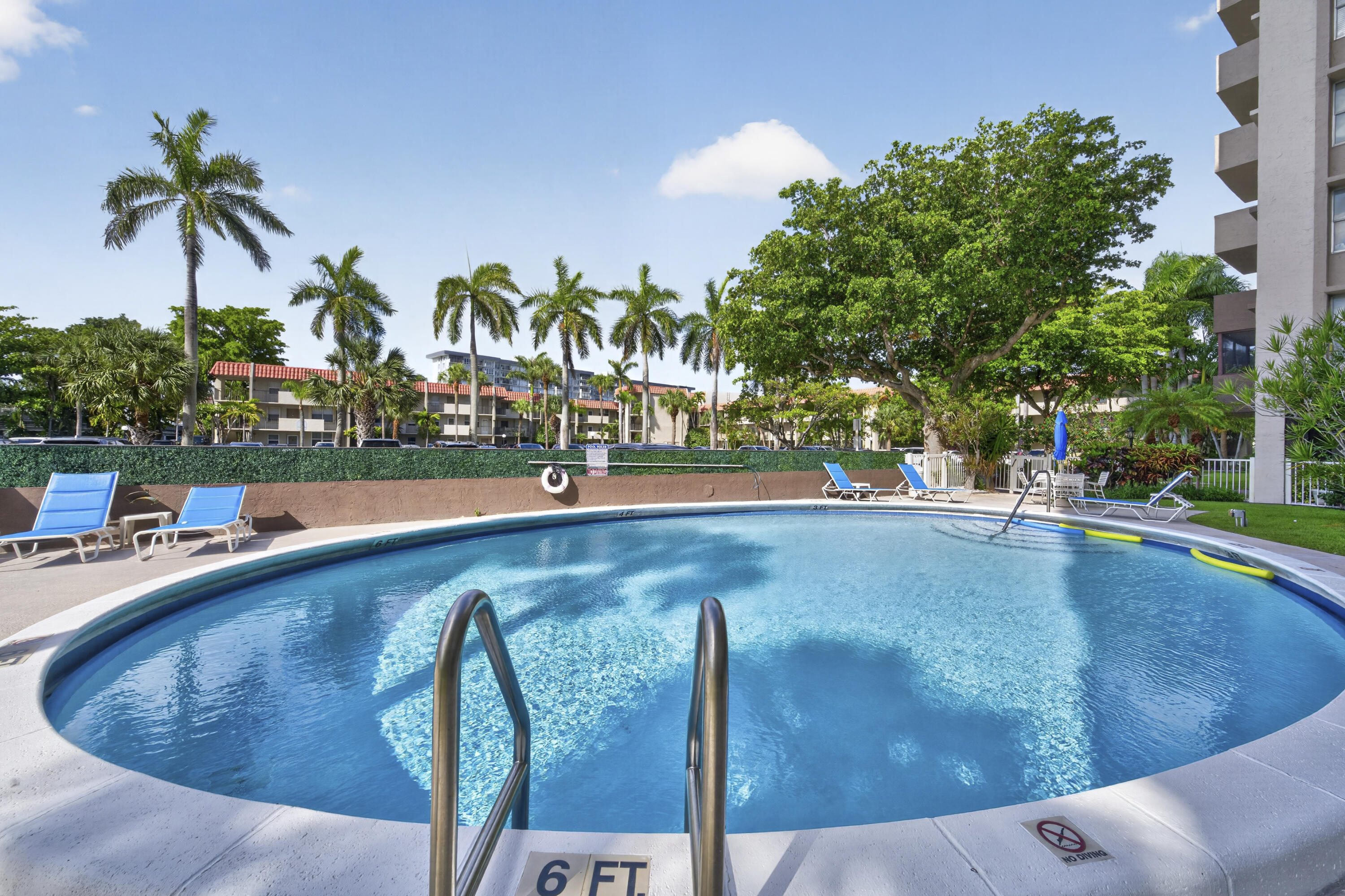 ISLAND CLUB ONE CONDO - Residential