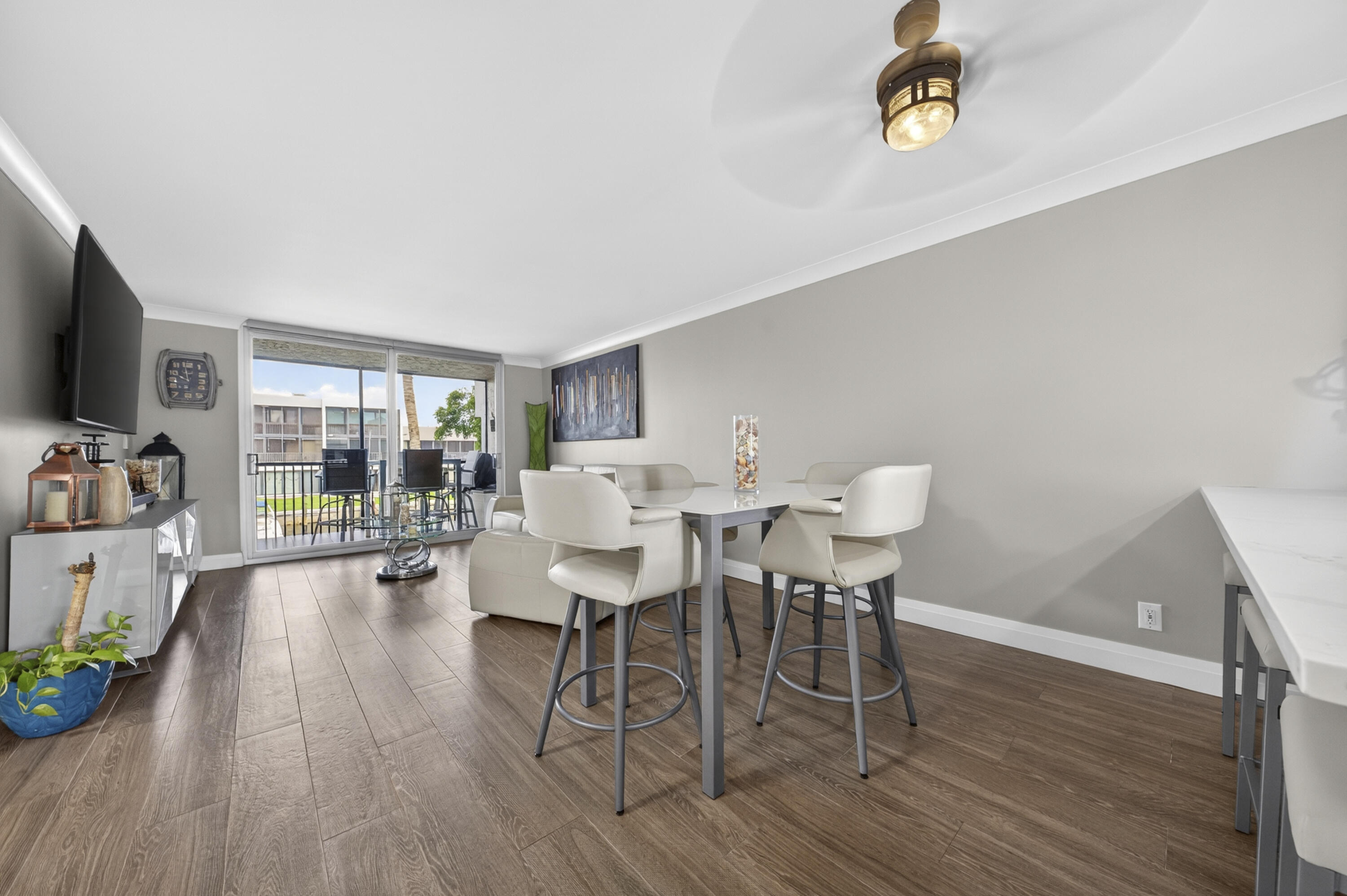 ISLAND CLUB ONE CONDO - Residential