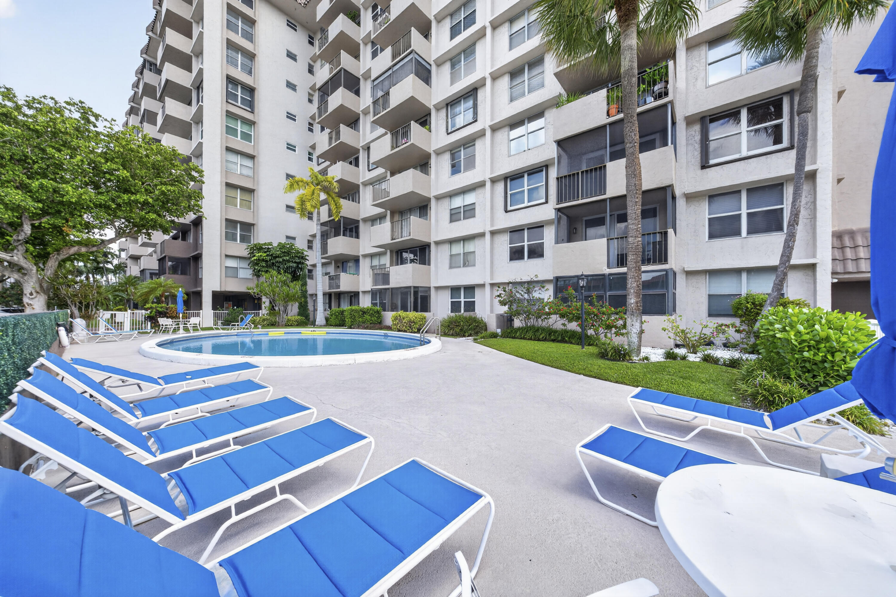 ISLAND CLUB ONE CONDO - Residential