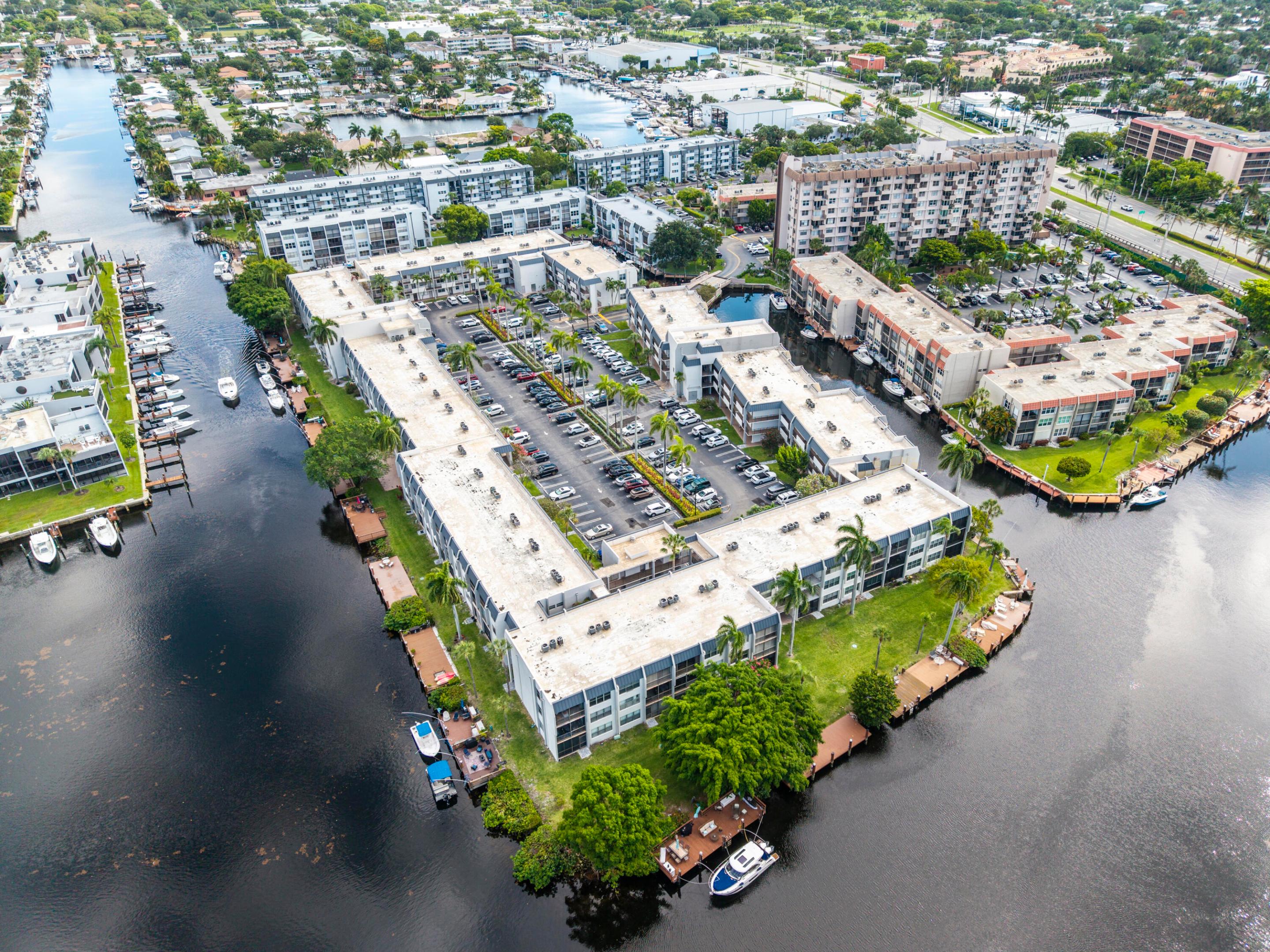 ISLAND CLUB ONE CONDO - Residential