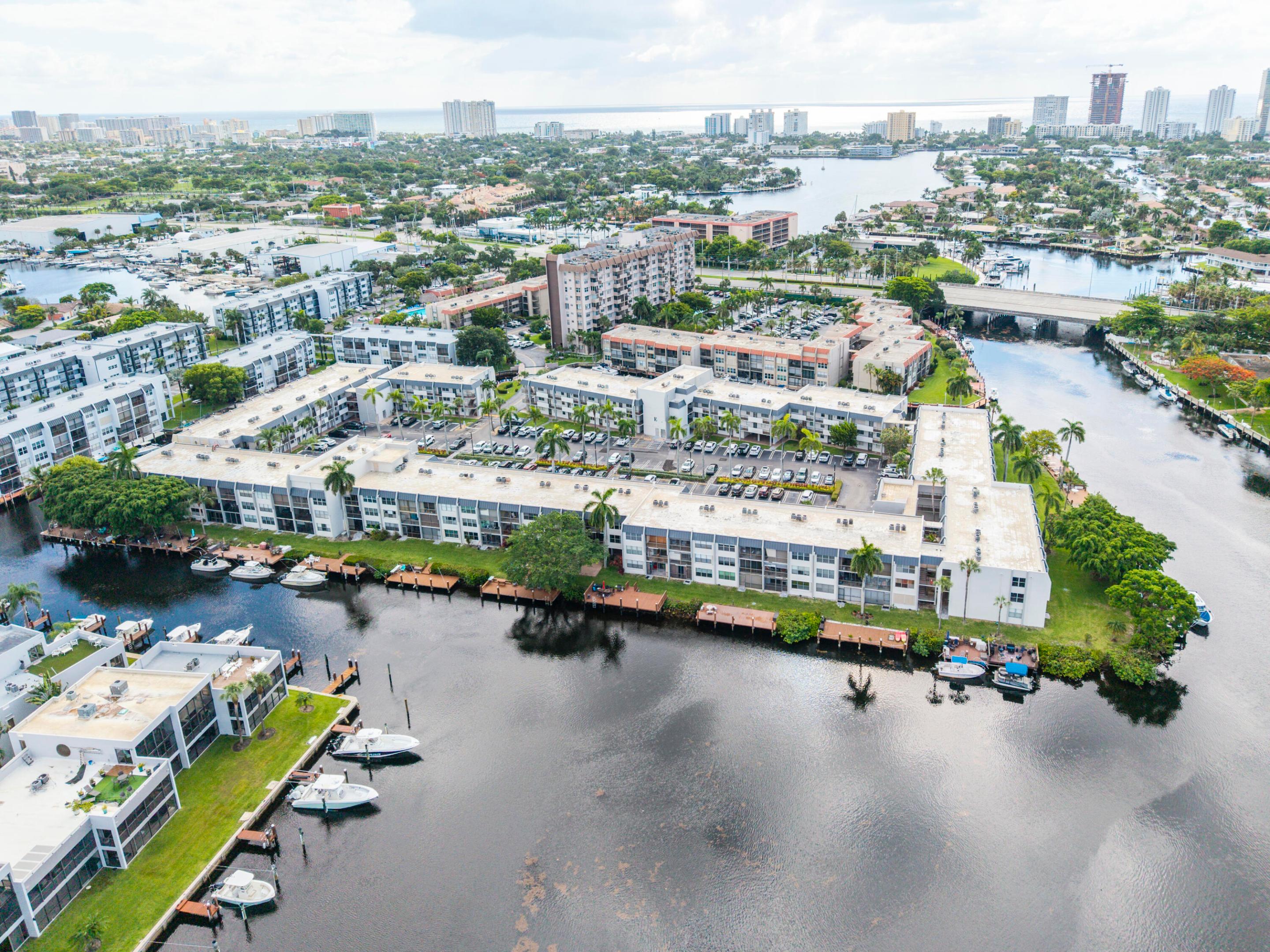 ISLAND CLUB ONE CONDO - Residential