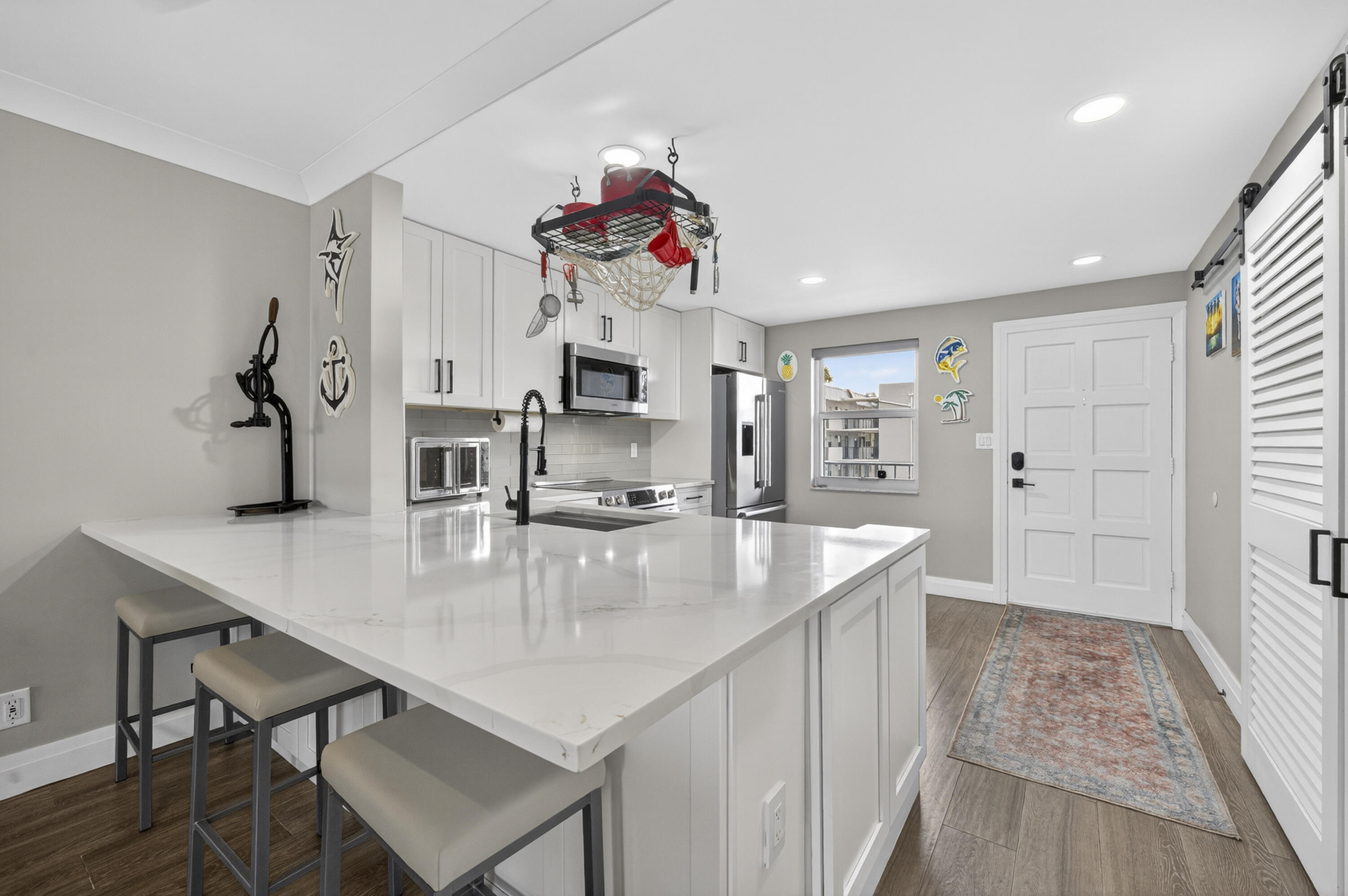 ISLAND CLUB ONE CONDO - Residential