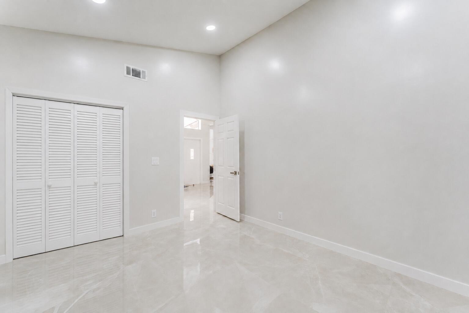 EAGLE POINT - Residential Lease