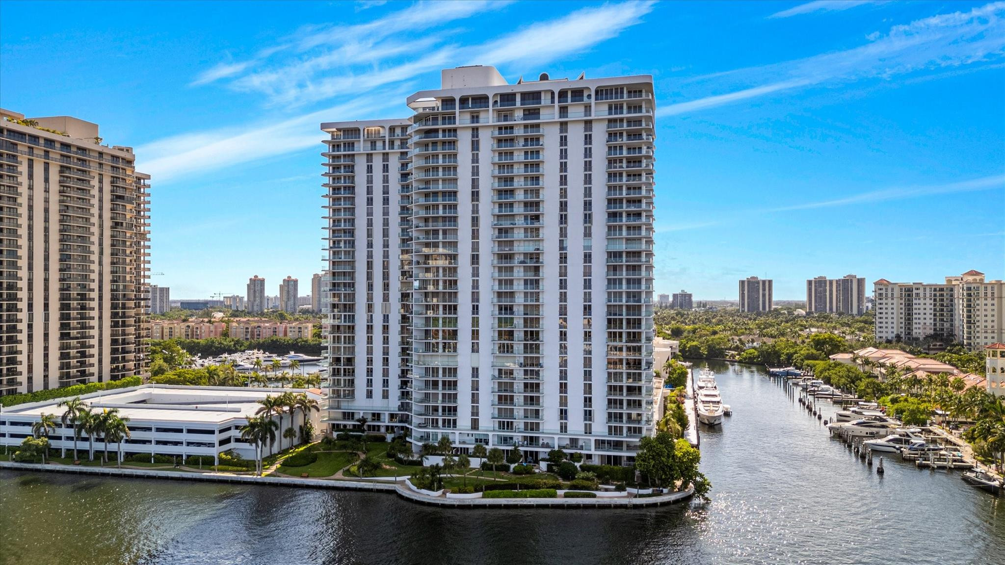 TURNBERRY NORTH TOWER - Residential