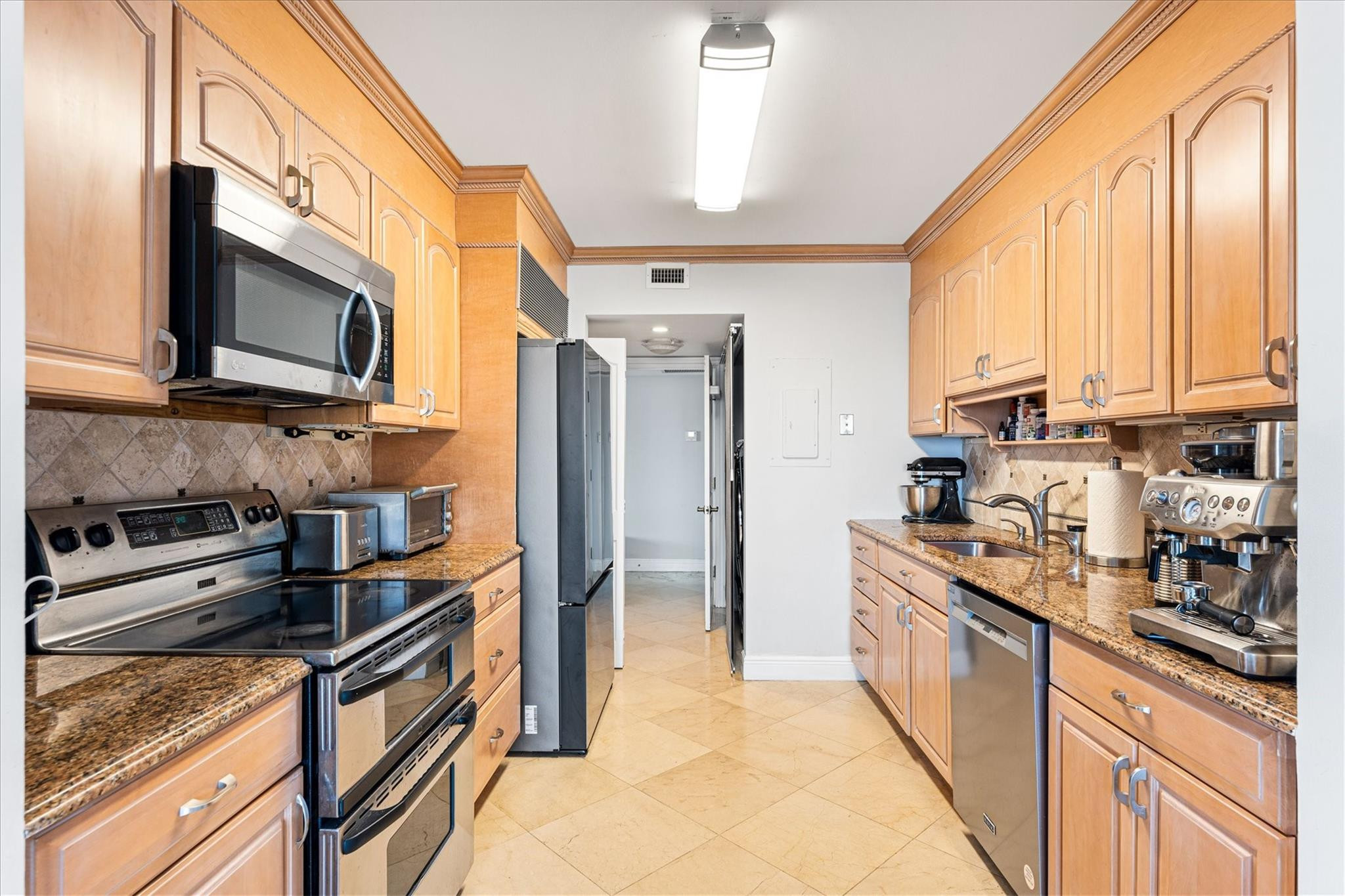 TURNBERRY NORTH TOWER - Residential