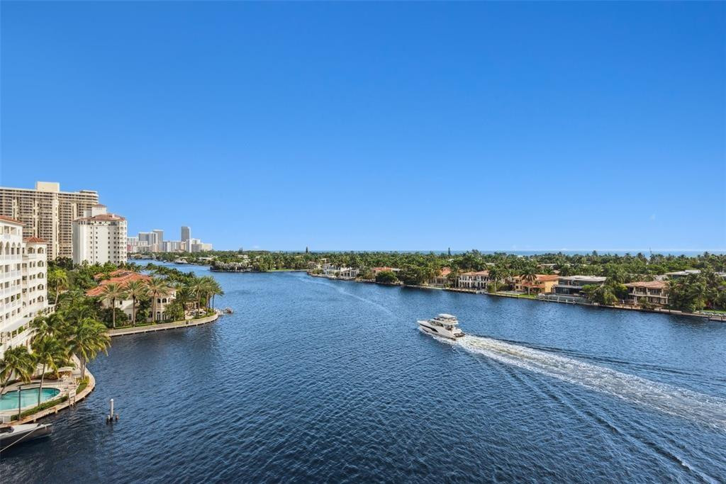TURNBERRY NORTH TOWER - Residential