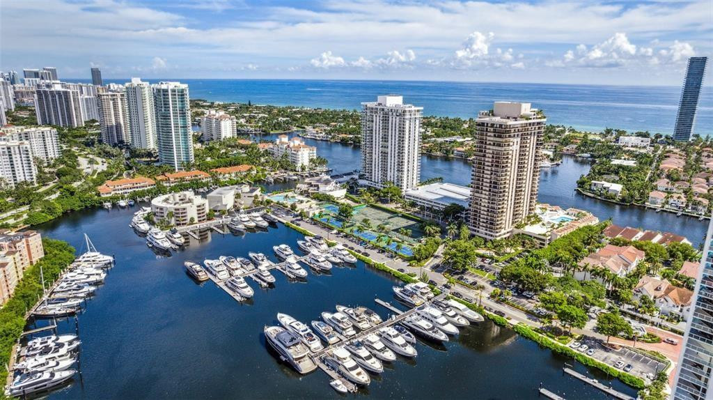 TURNBERRY NORTH TOWER - Residential