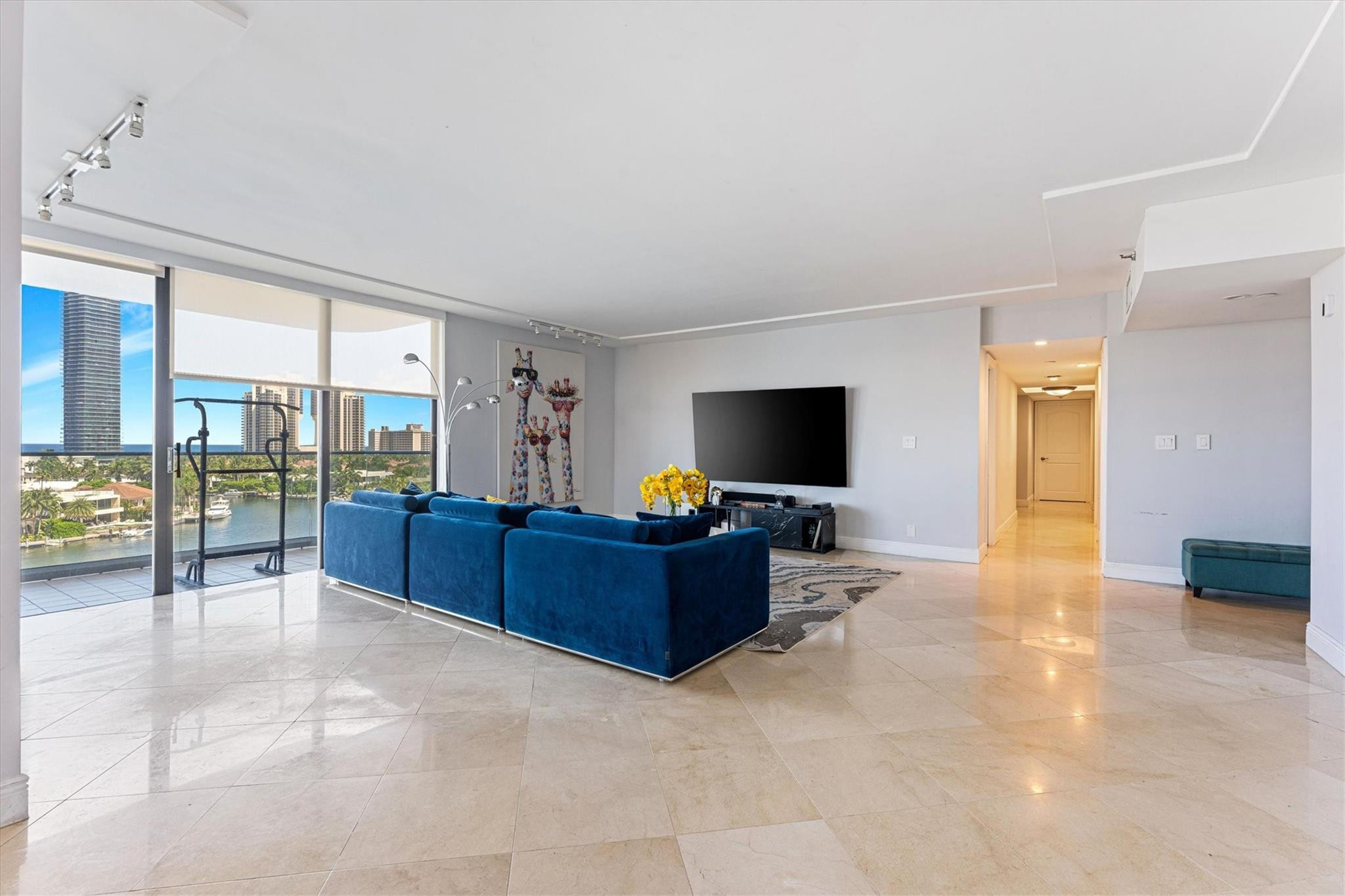 TURNBERRY NORTH TOWER - Residential
