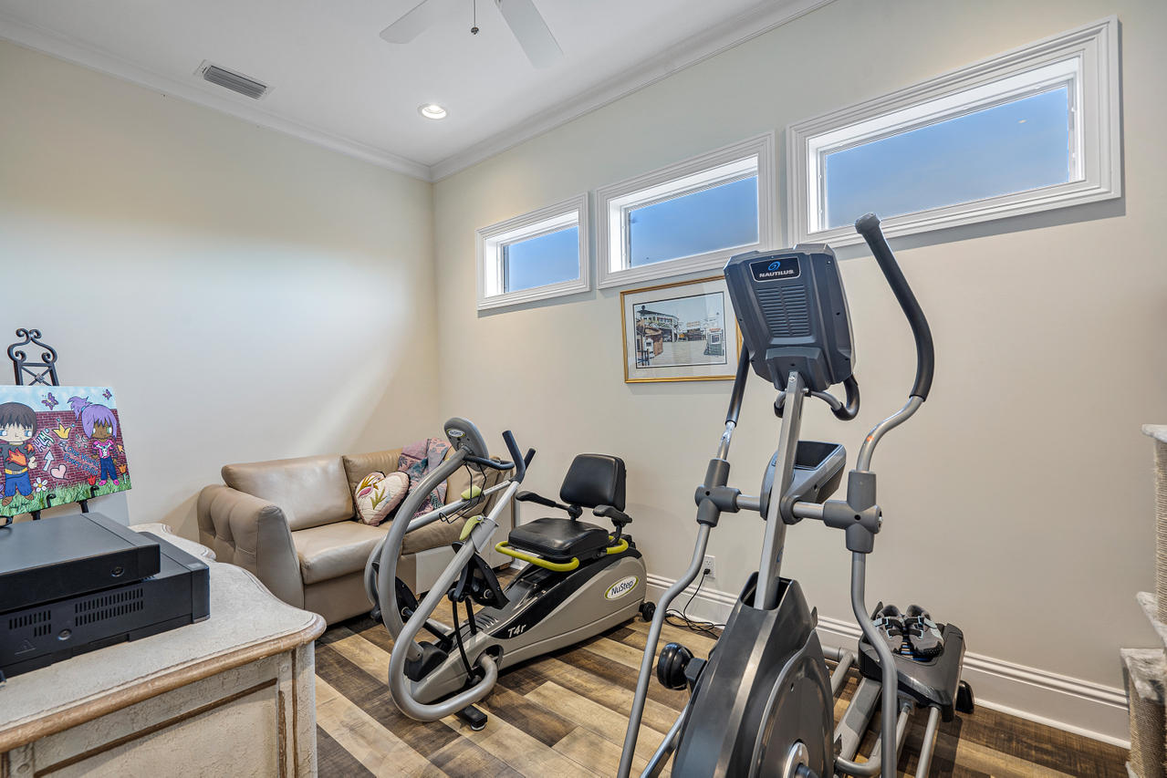 LAKE ROGERS ISLE UNIT D - Residential