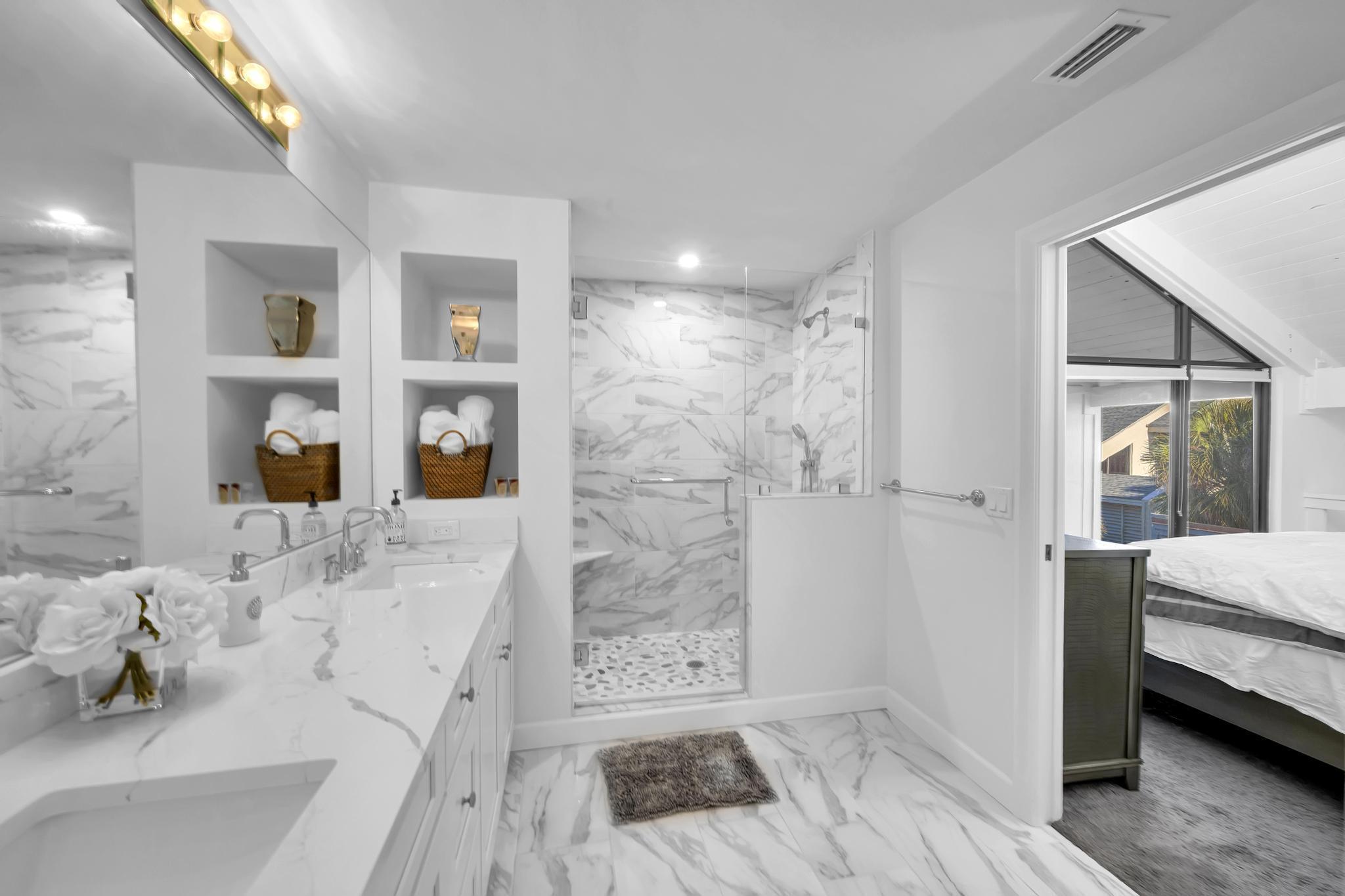 SEA LOFTERS CONDO - Residential