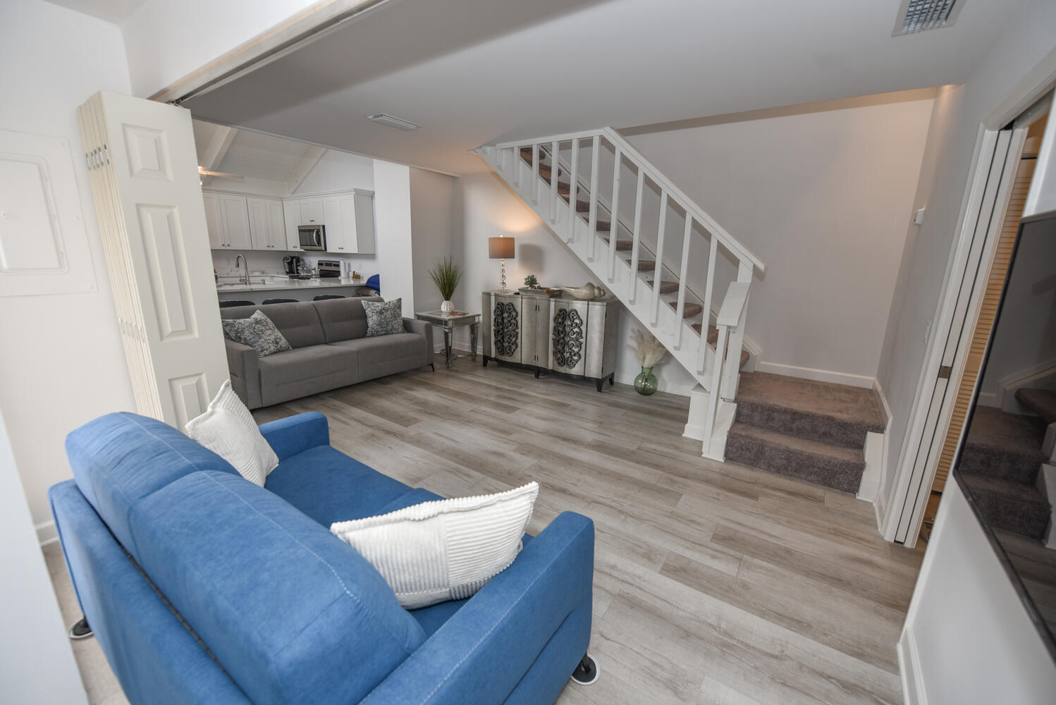 SEA LOFTERS CONDO - Residential