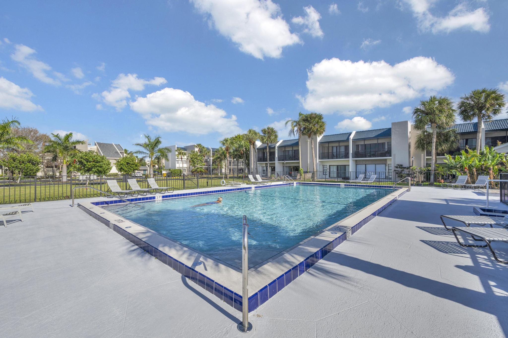SEA LOFTERS CONDO - Residential