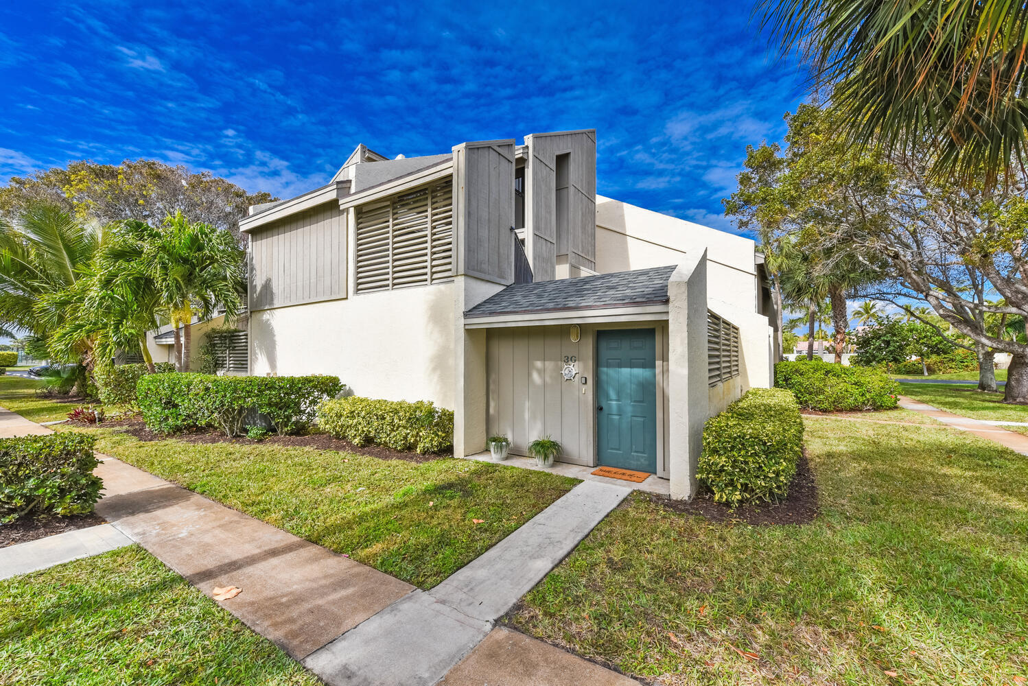 SEA LOFTERS CONDO - Residential
