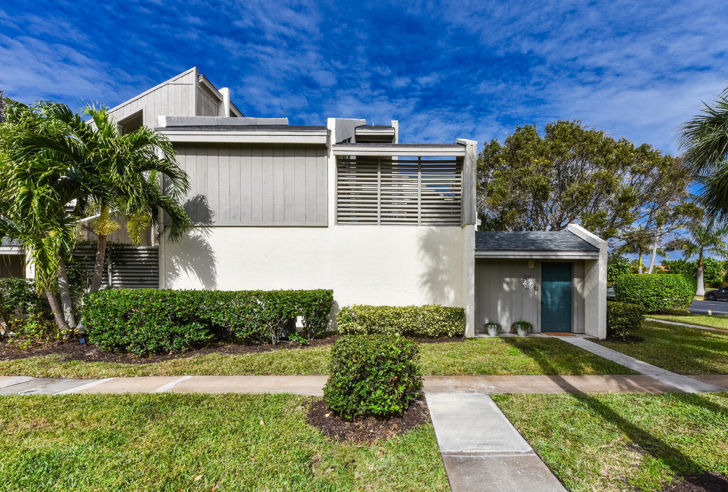 SEA LOFTERS CONDO - Residential