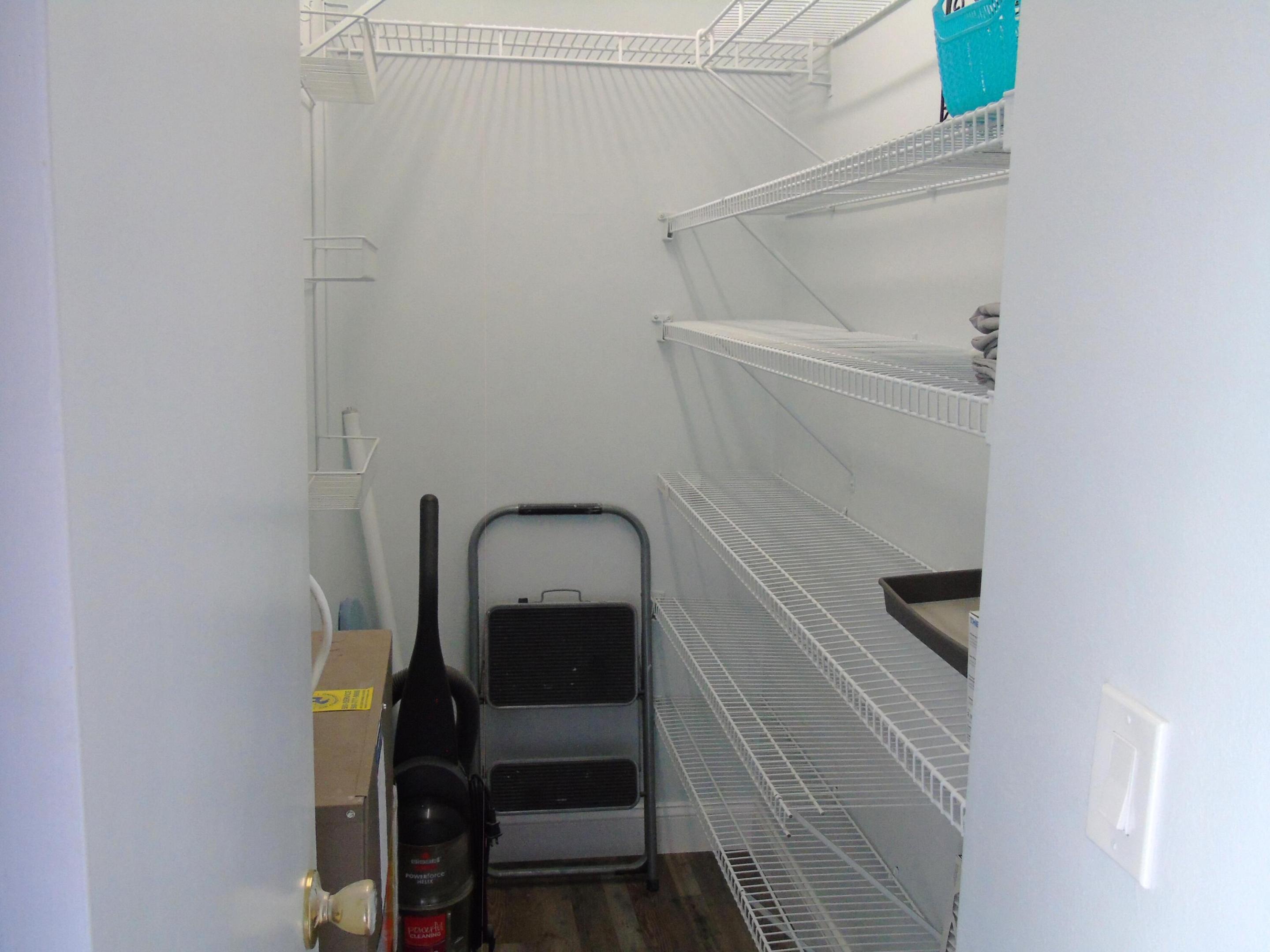 FOUR SEA SUNS CONDO - Residential Lease
