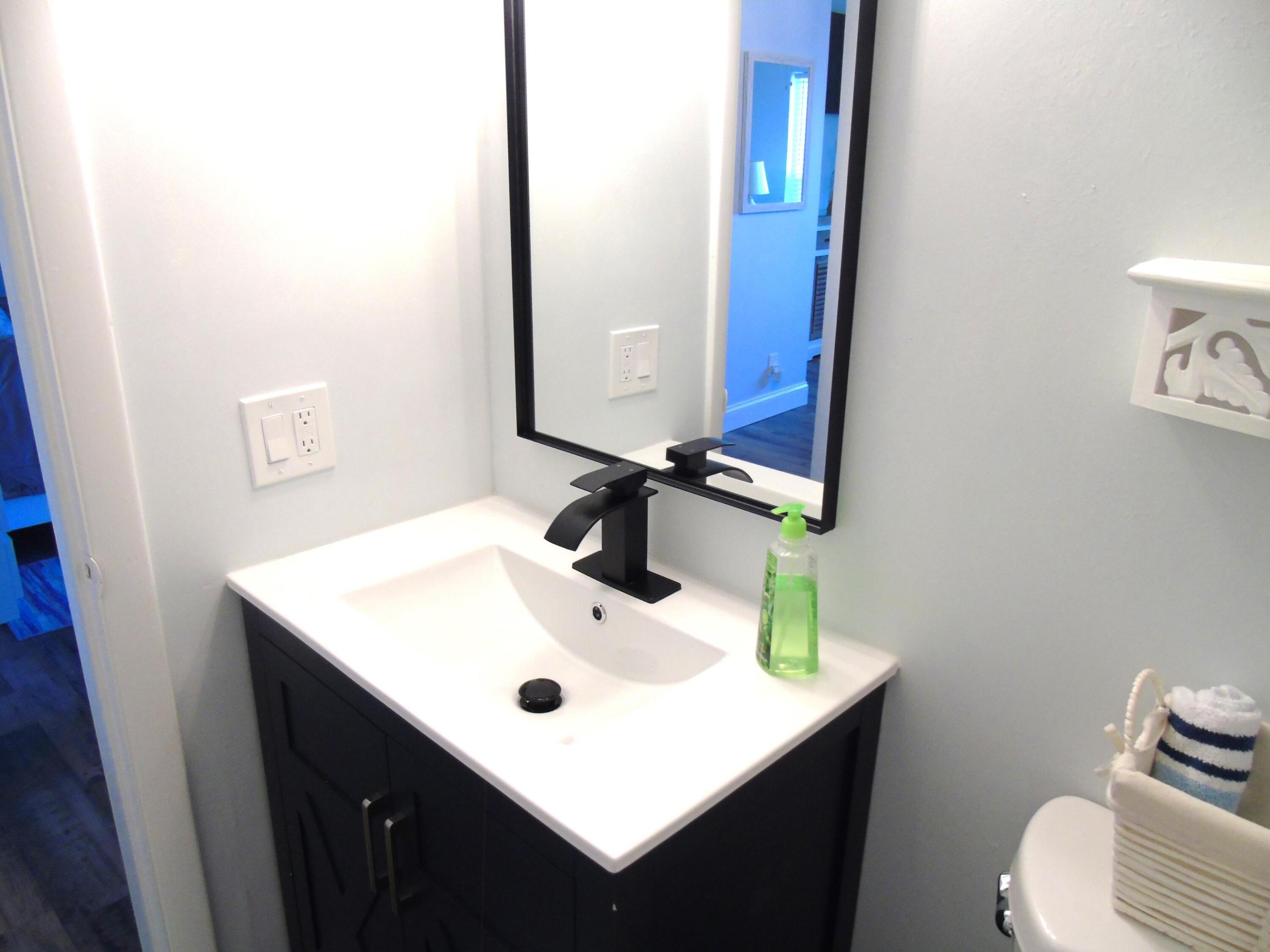 FOUR SEA SUNS CONDO - Residential Lease