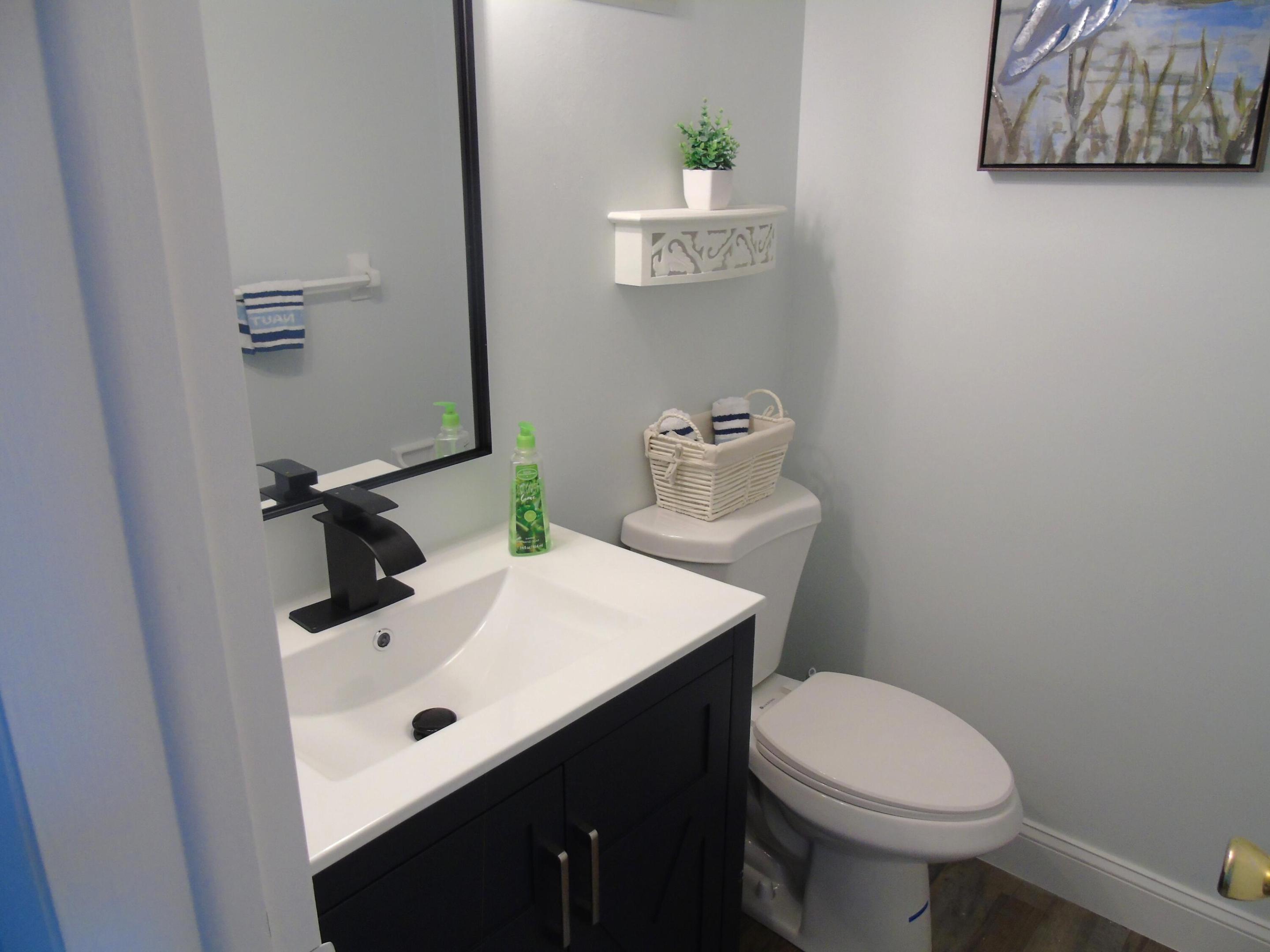 FOUR SEA SUNS CONDO - Residential Lease