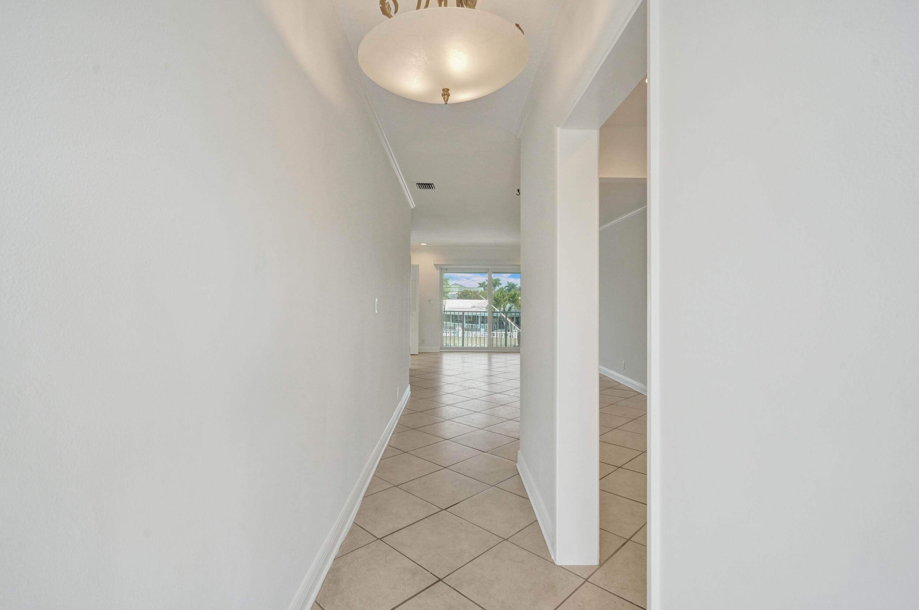 HAMPTON HOUSE CONDO - Residential