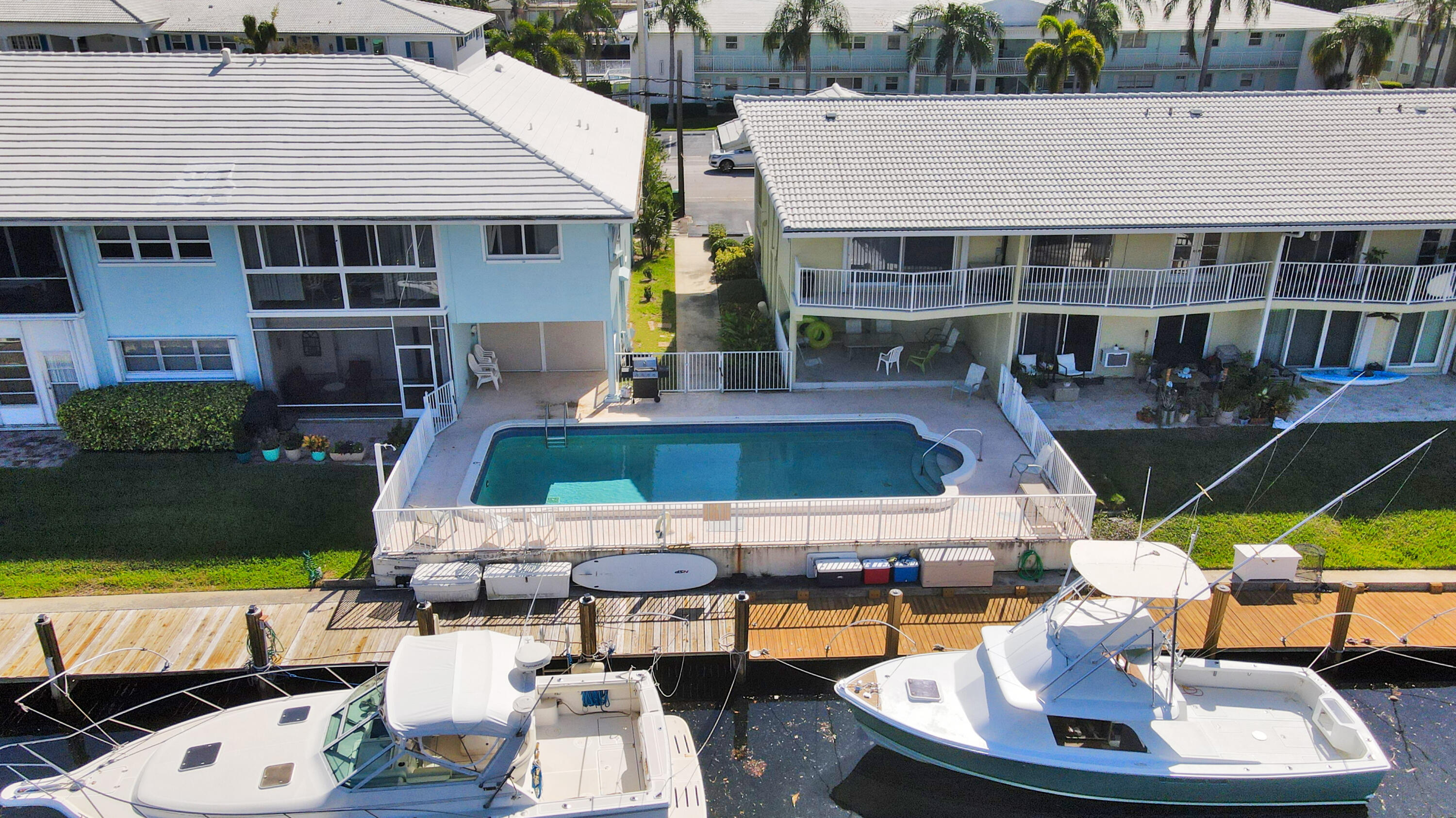 HAMPTON HOUSE CONDO - Residential