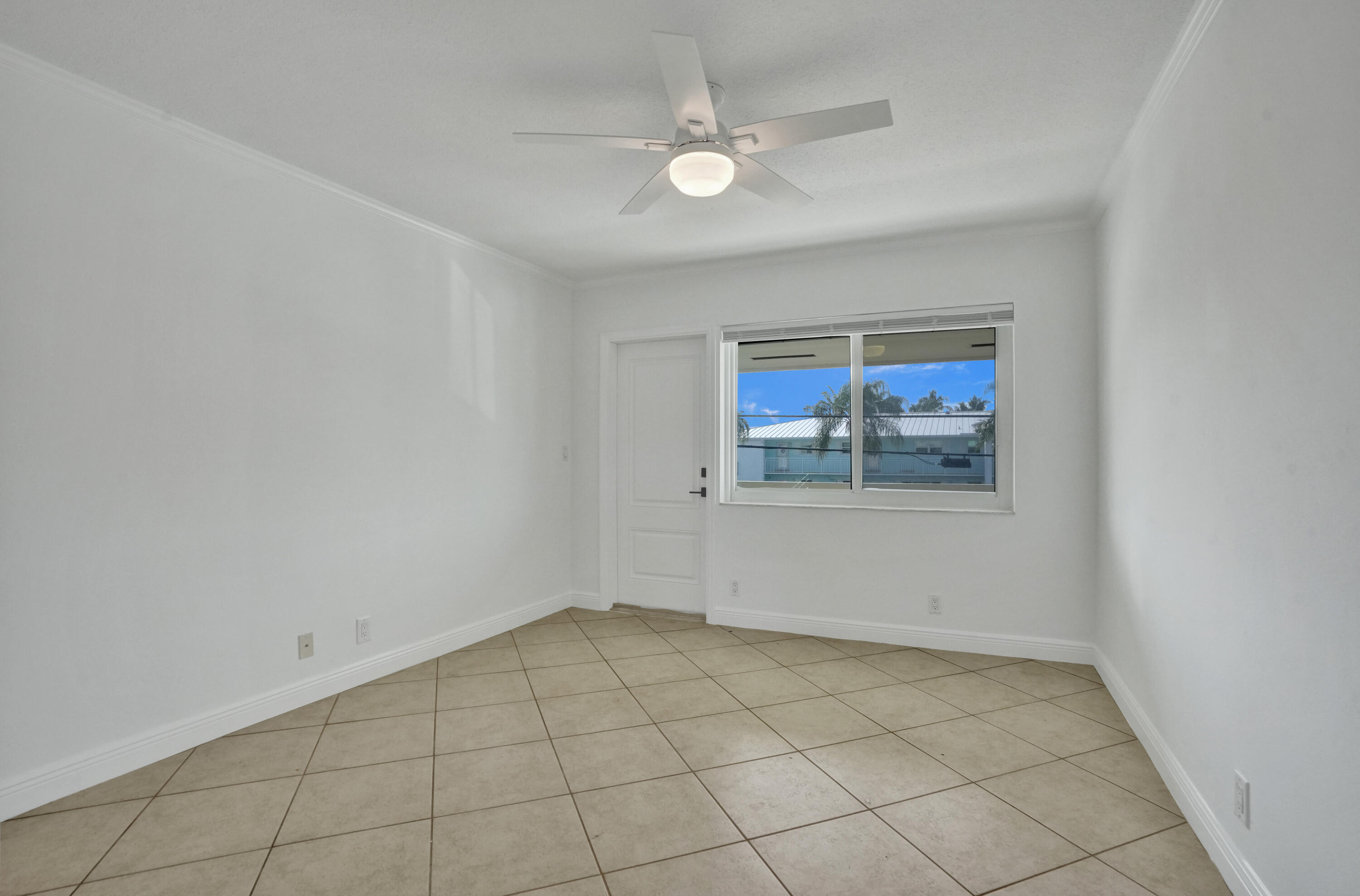 HAMPTON HOUSE CONDO - Residential