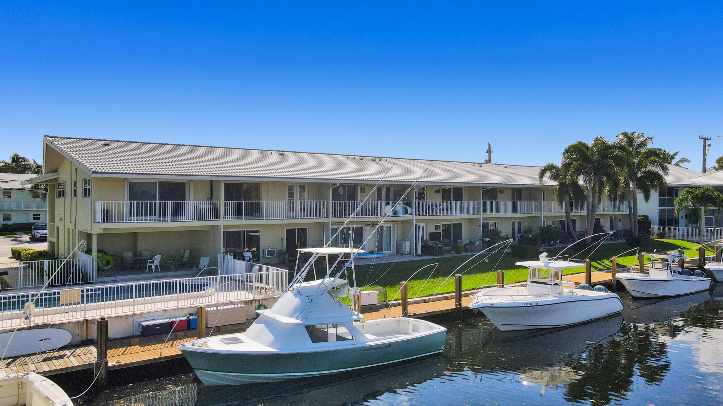 HAMPTON HOUSE CONDO - Residential