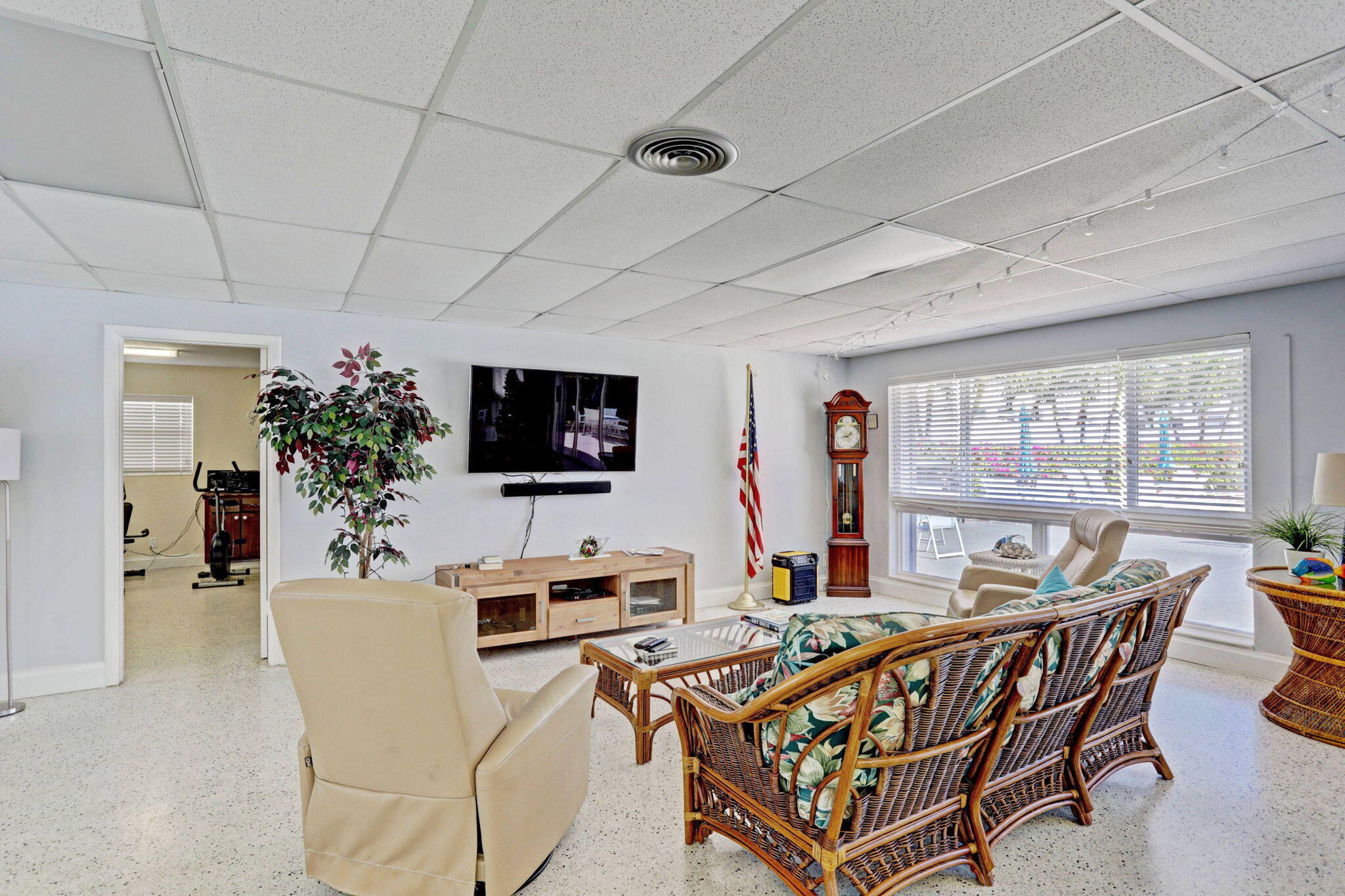 SHORE CLUB APTS A INC - Residential