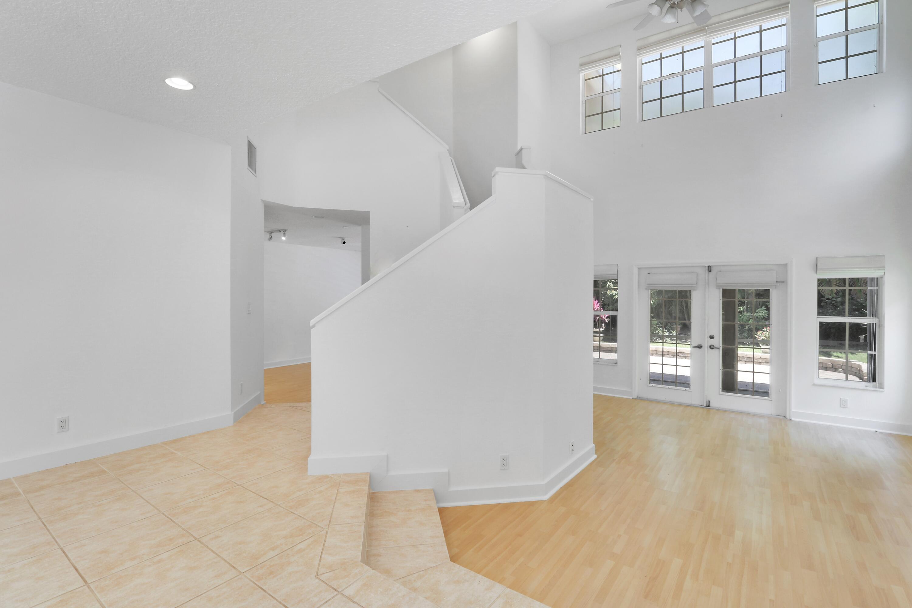 OAK HARBOUR 3 - Residential