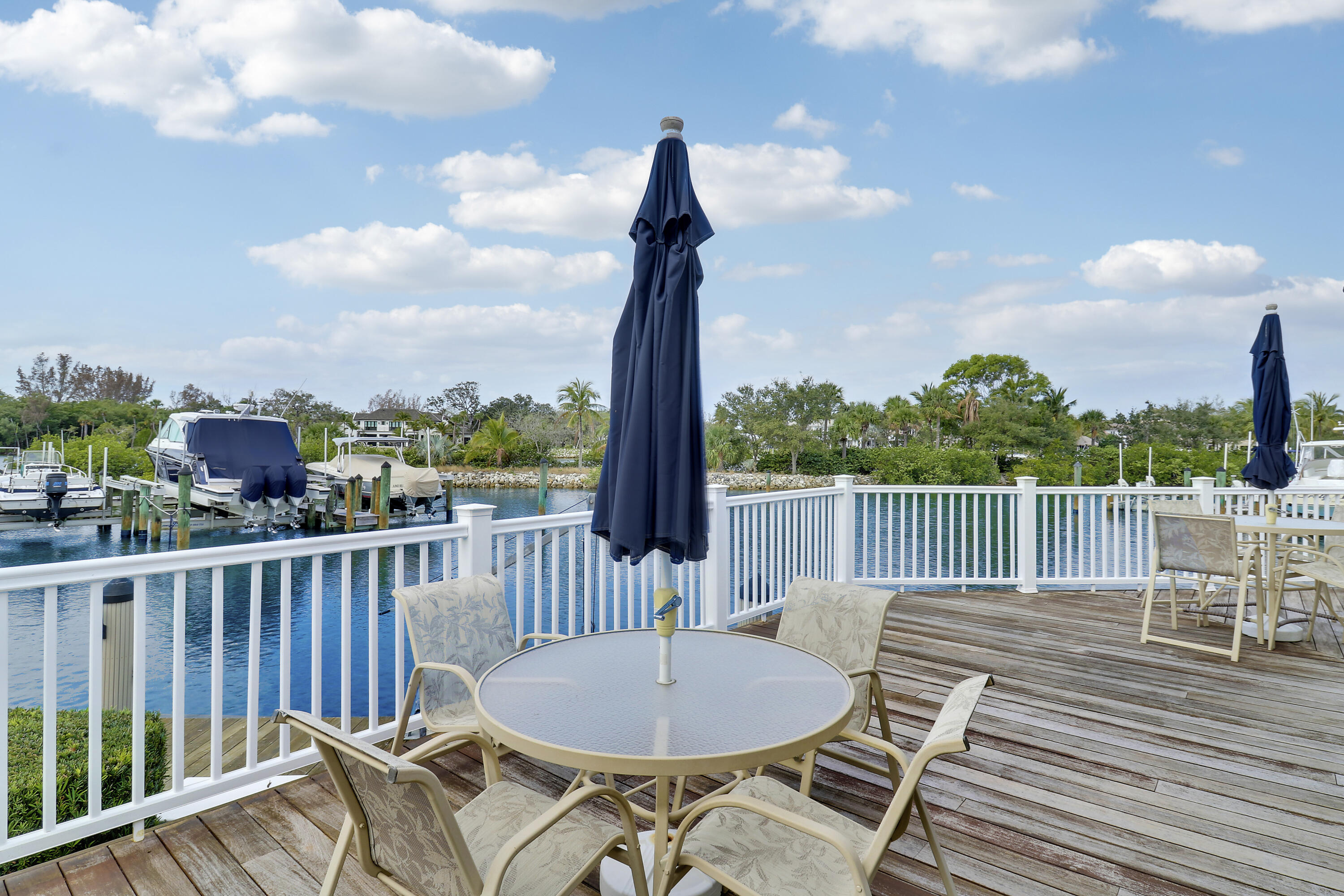 OAK HARBOUR 3 - Residential