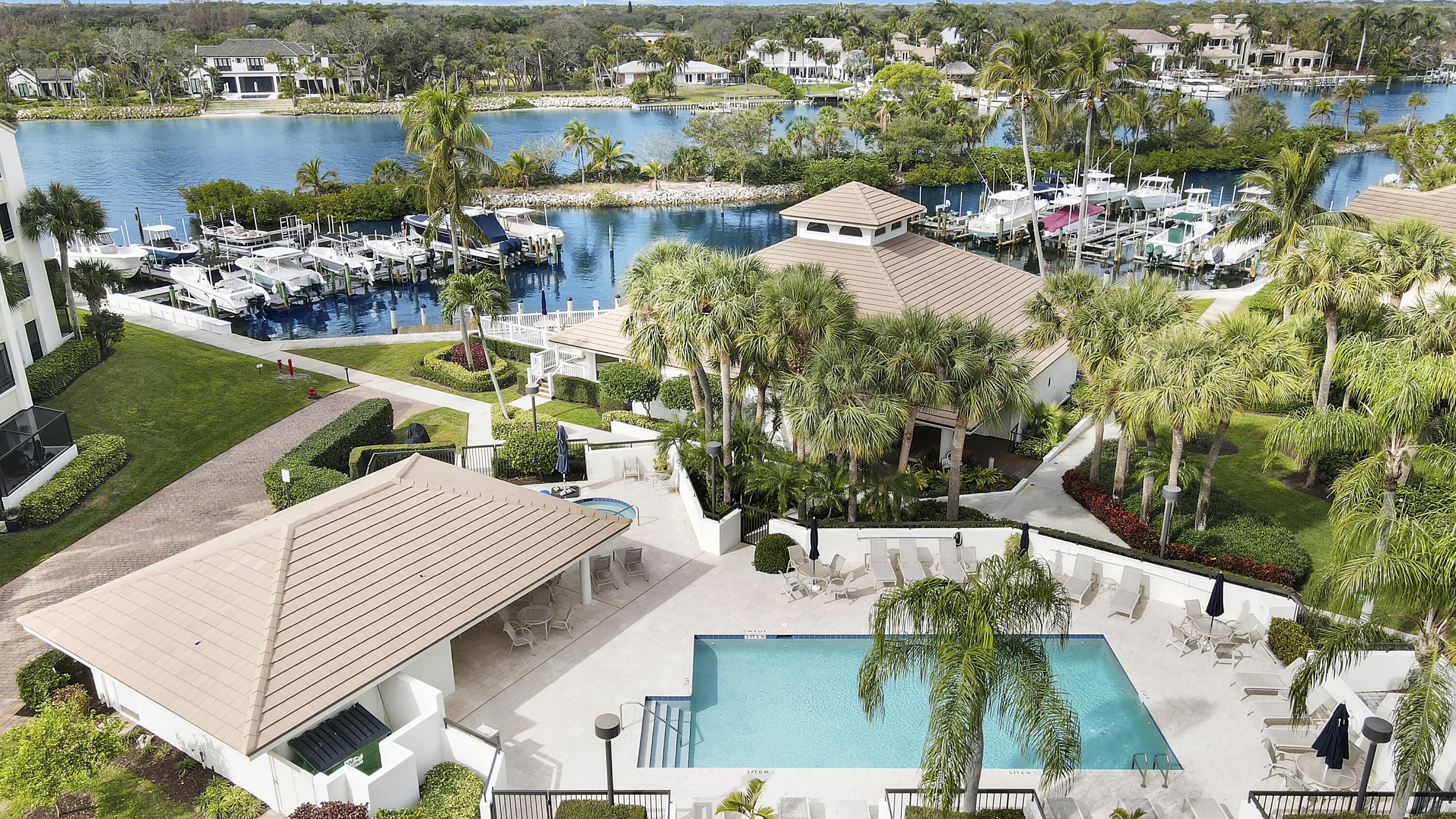 OAK HARBOUR 3 - Residential