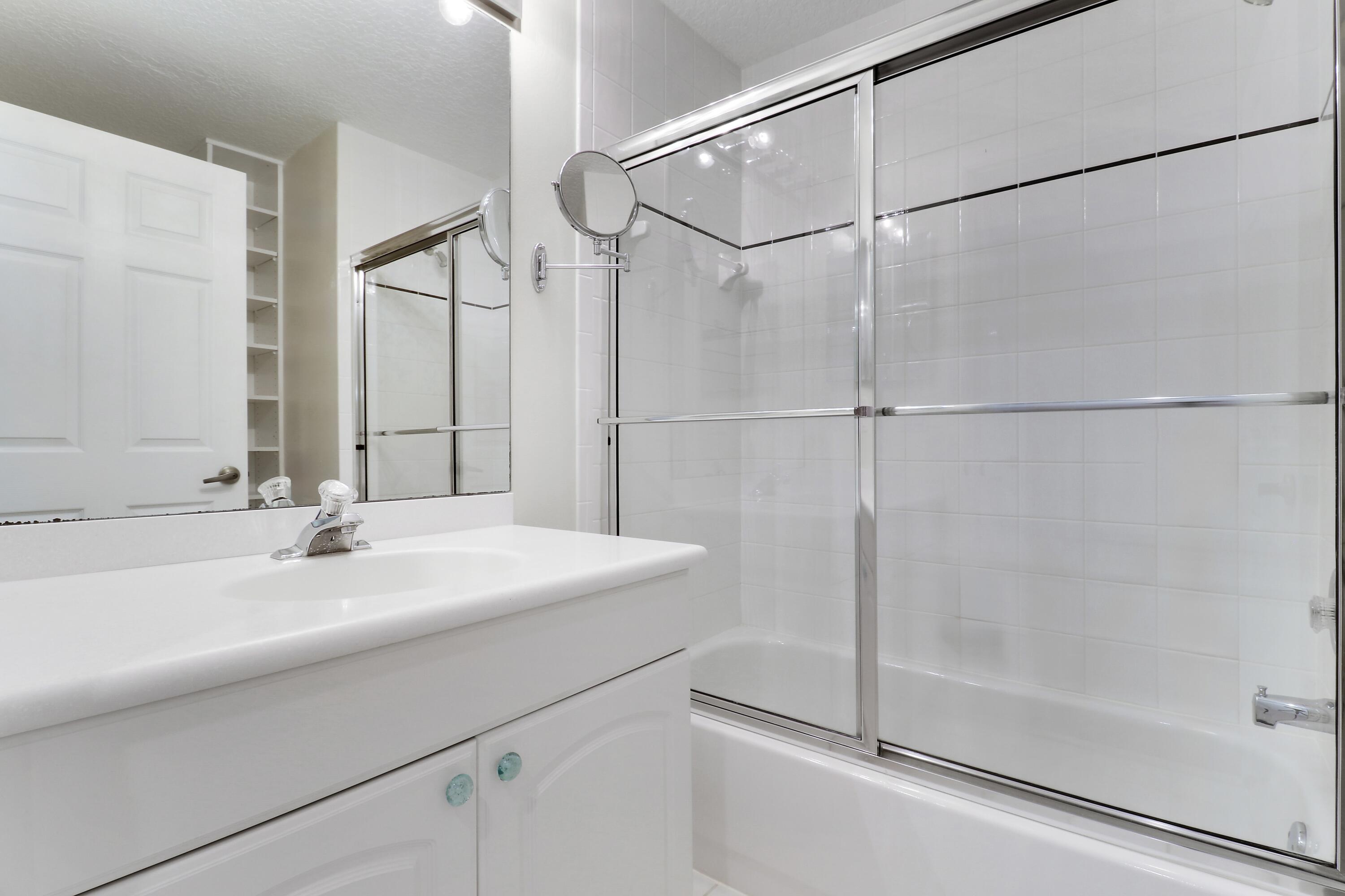 OAK HARBOUR 3 - Residential