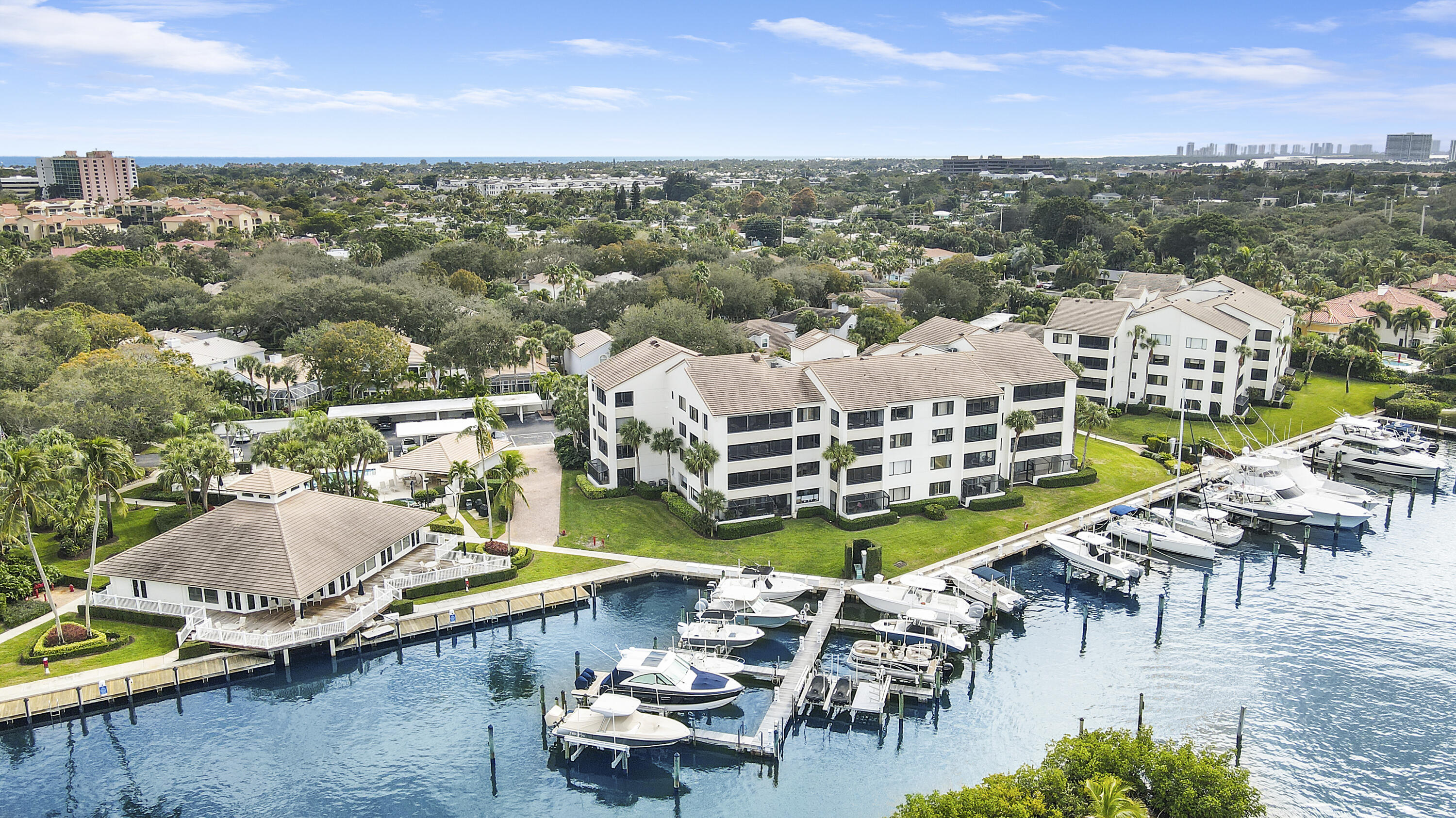 OAK HARBOUR 3 - Residential