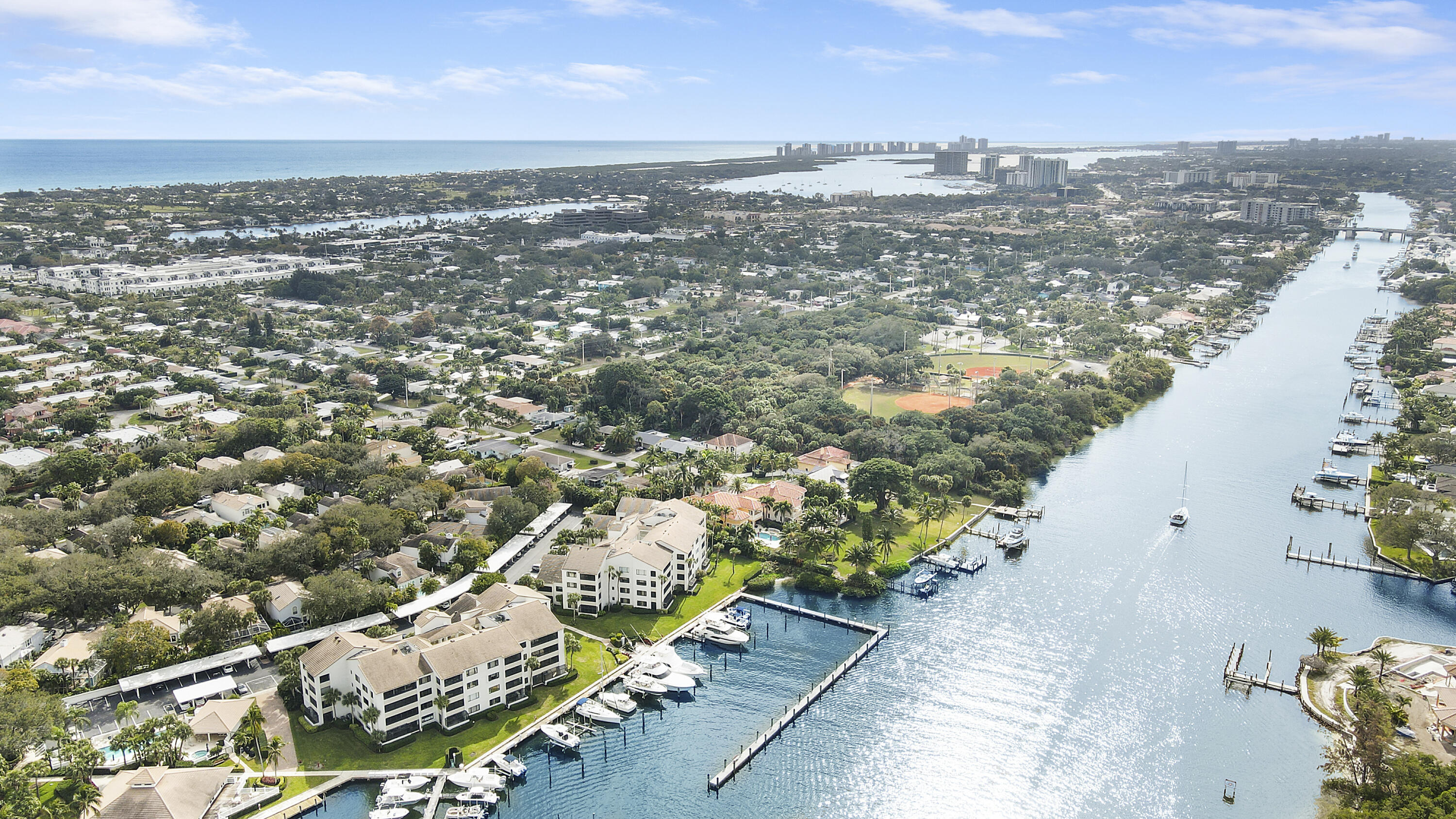 OAK HARBOUR 3 - Residential