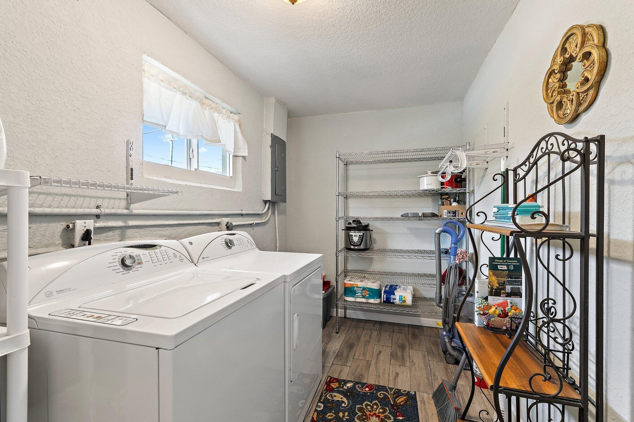 JUPITER IN THE PINES SEC B - Residential Lease