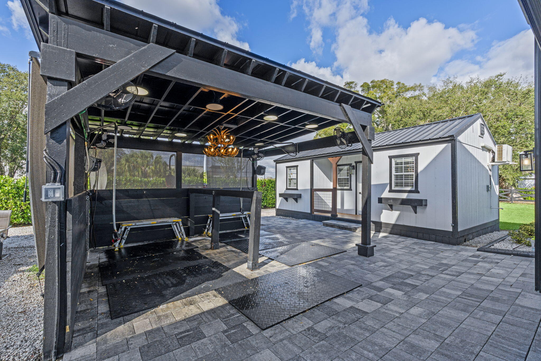 METES AND BOUNDS - Residential