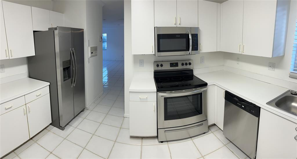 CORAL BAY REPLAT SECTION ONE - Residential Lease