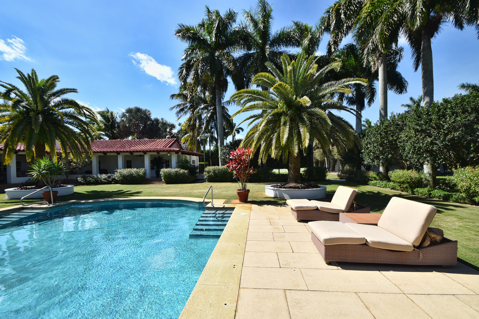 HORSESHOE ACRES - Residential