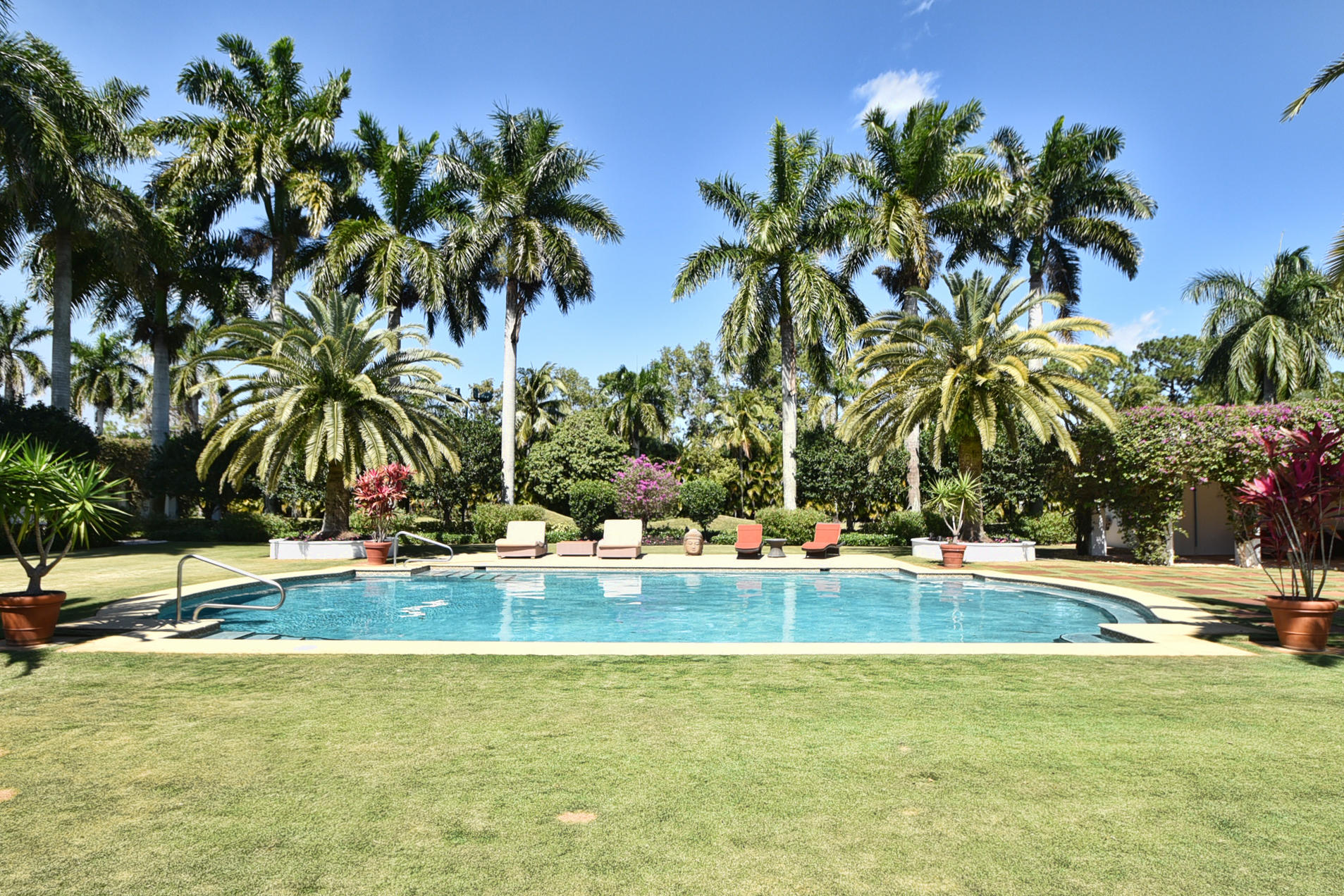 HORSESHOE ACRES - Residential