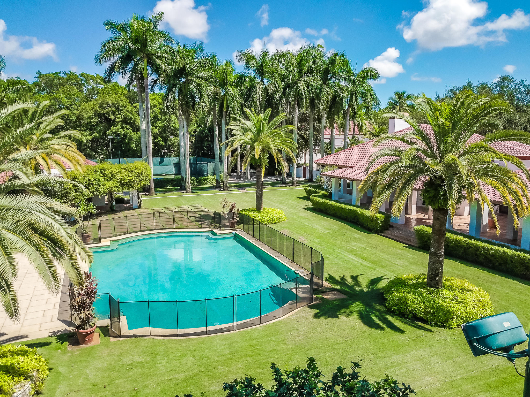 HORSESHOE ACRES - Residential