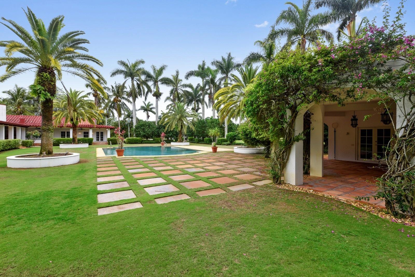 HORSESHOE ACRES - Residential