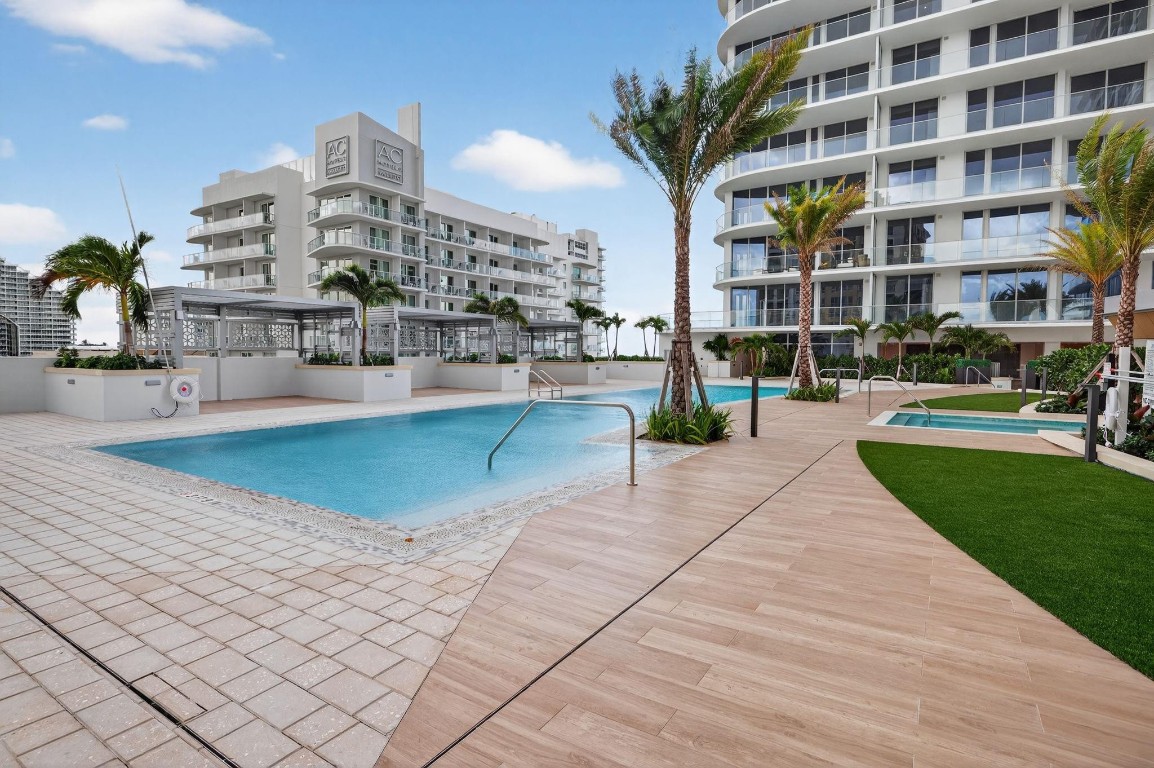 SELENE OCEANFRONT RESIDEN - Residential
