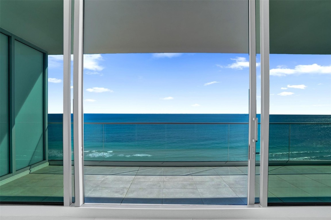 SELENE OCEANFRONT RESIDEN - Residential