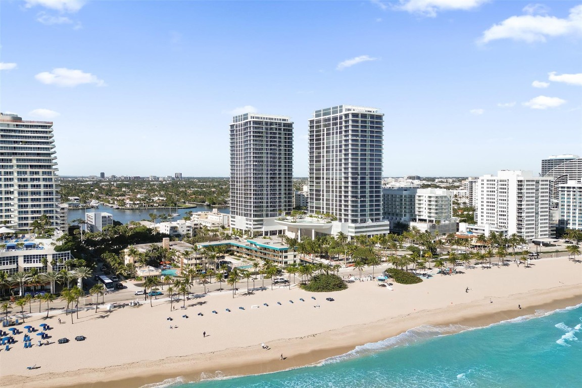 SELENE OCEANFRONT RESIDEN - Residential