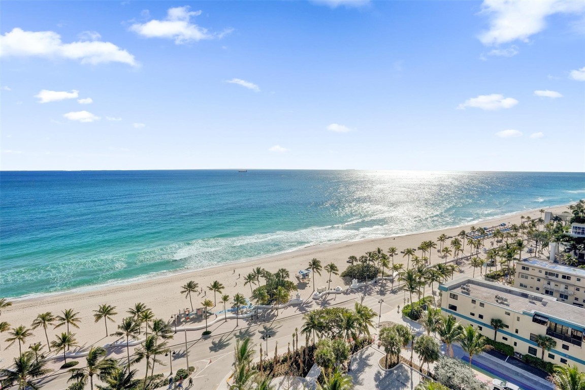 SELENE OCEANFRONT RESIDEN - Residential
