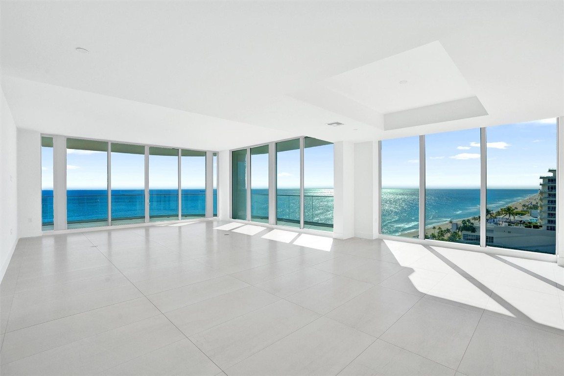 SELENE OCEANFRONT RESIDEN - Residential