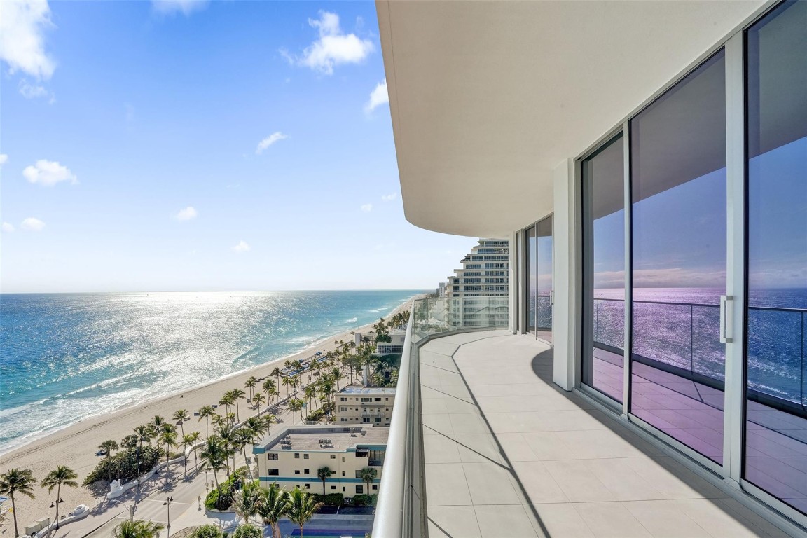 SELENE OCEANFRONT RESIDEN - Residential