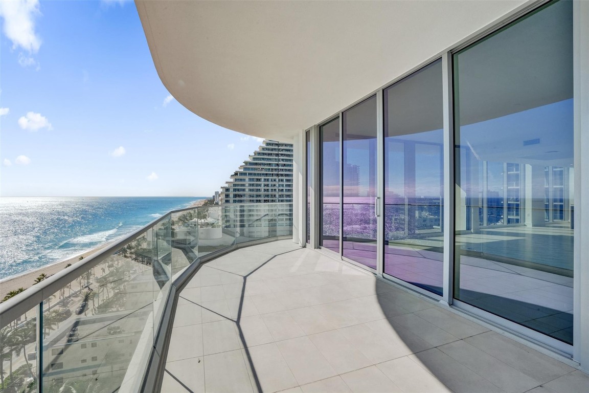SELENE OCEANFRONT RESIDEN - Residential
